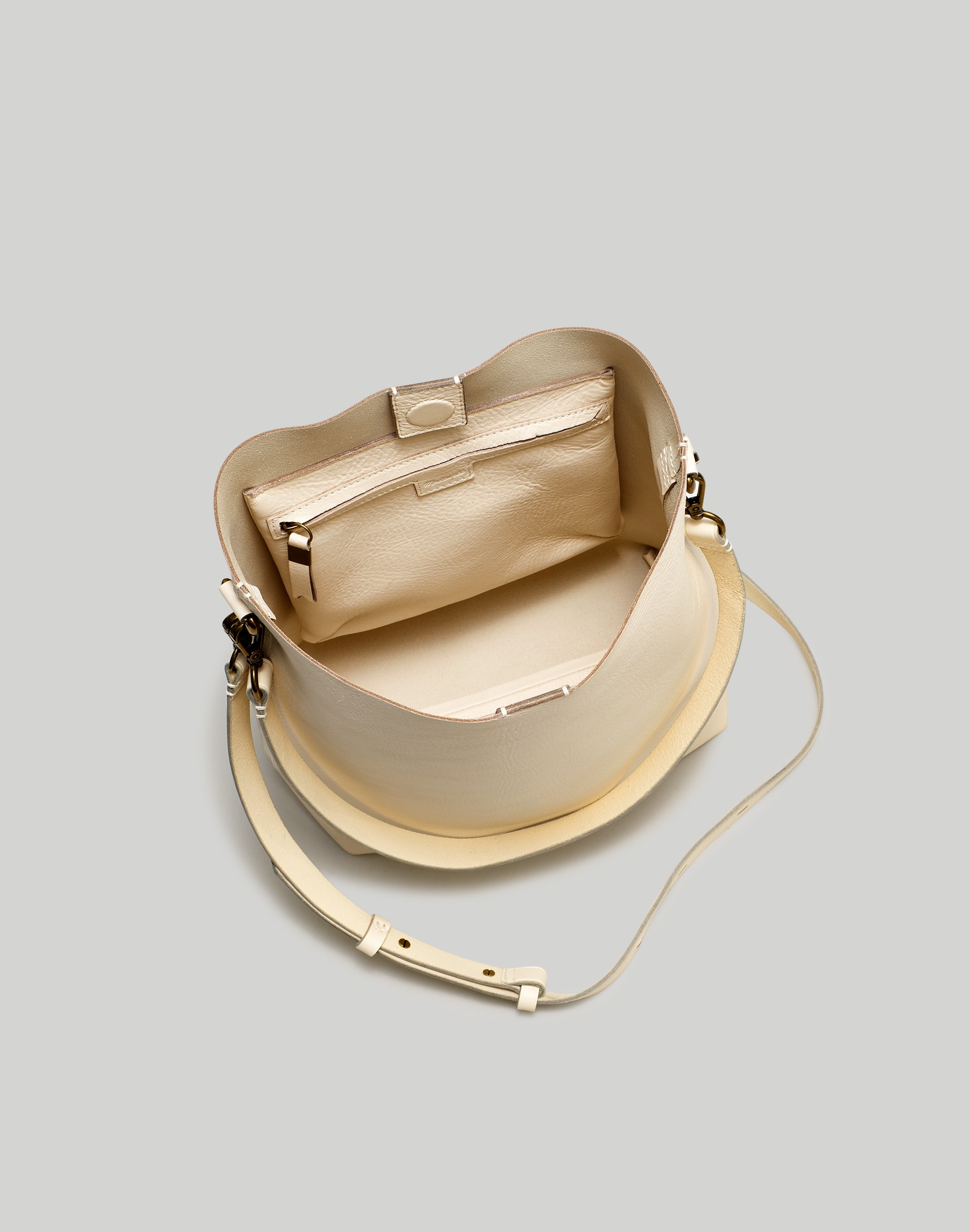The Transport Bucket Bag