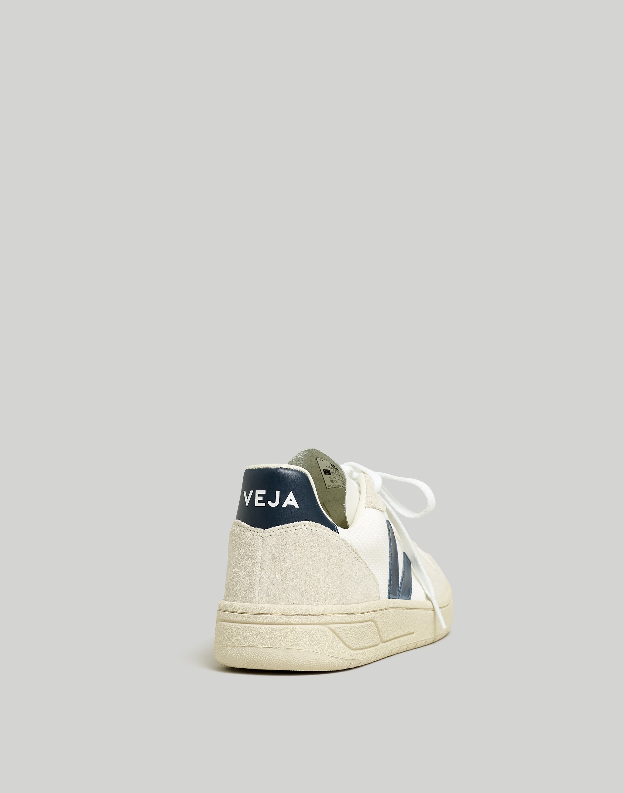Veja&trade; V-10 Sneakers