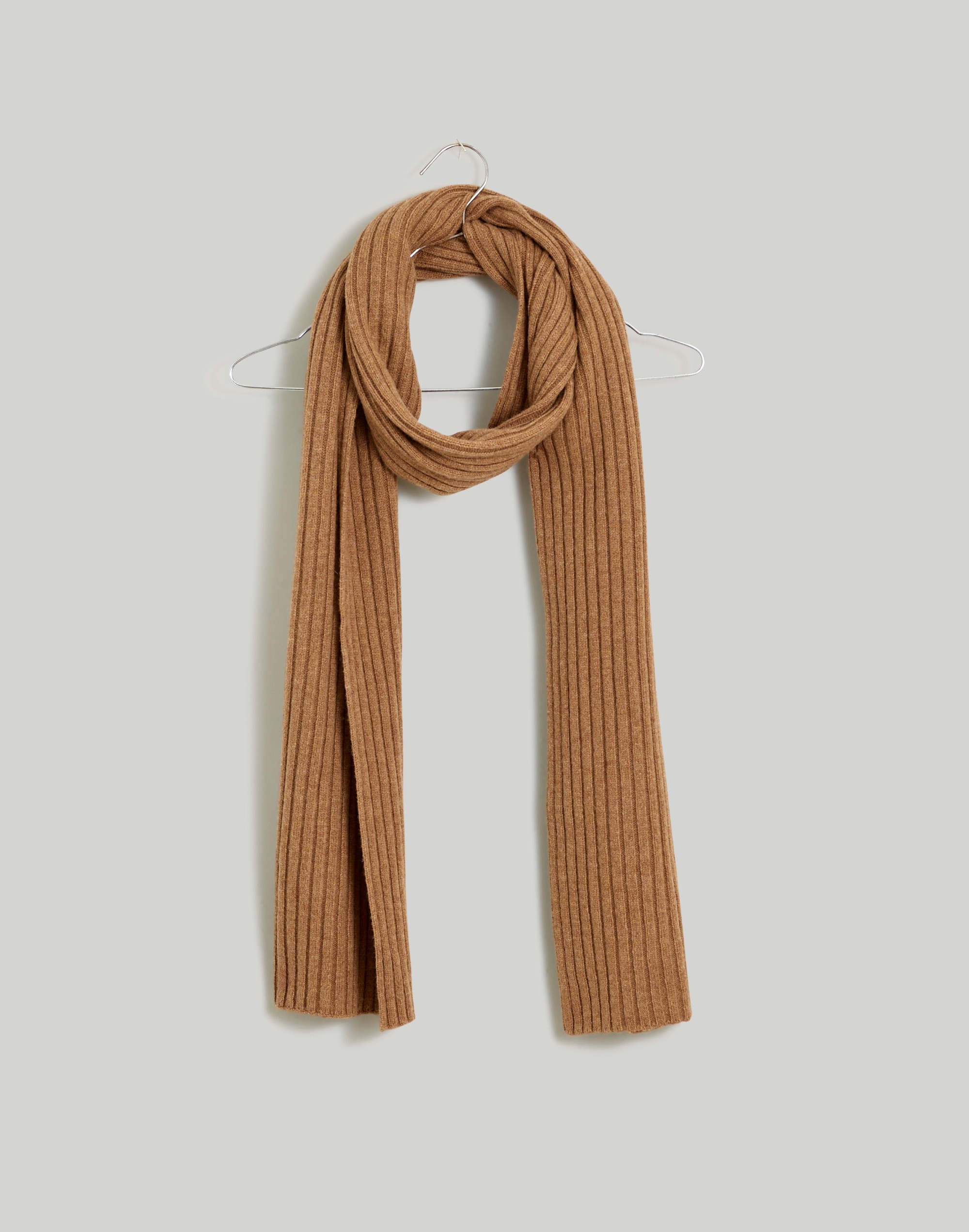 Mw Ribbed Scarf In Brown