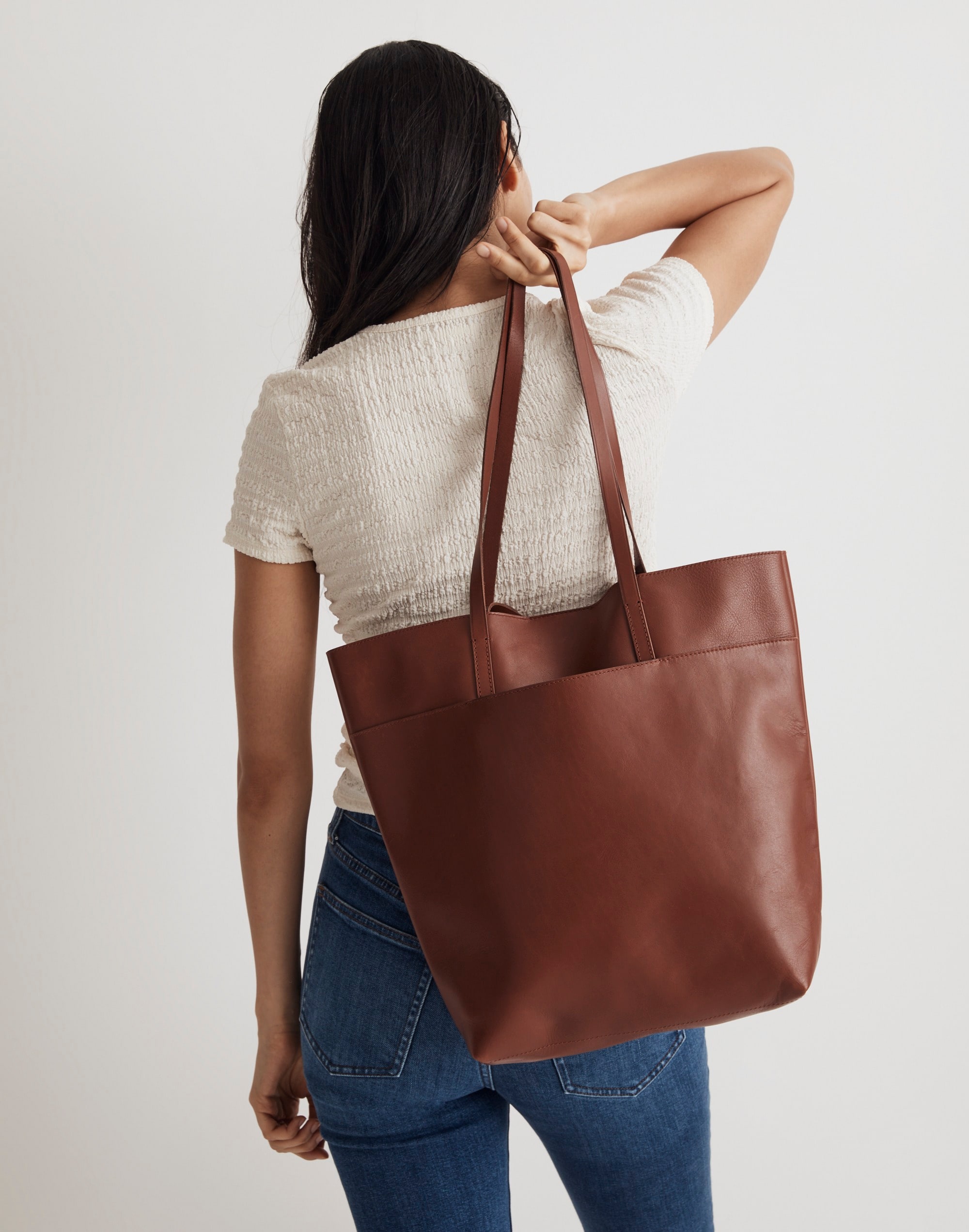 The Essential Tote in Leather