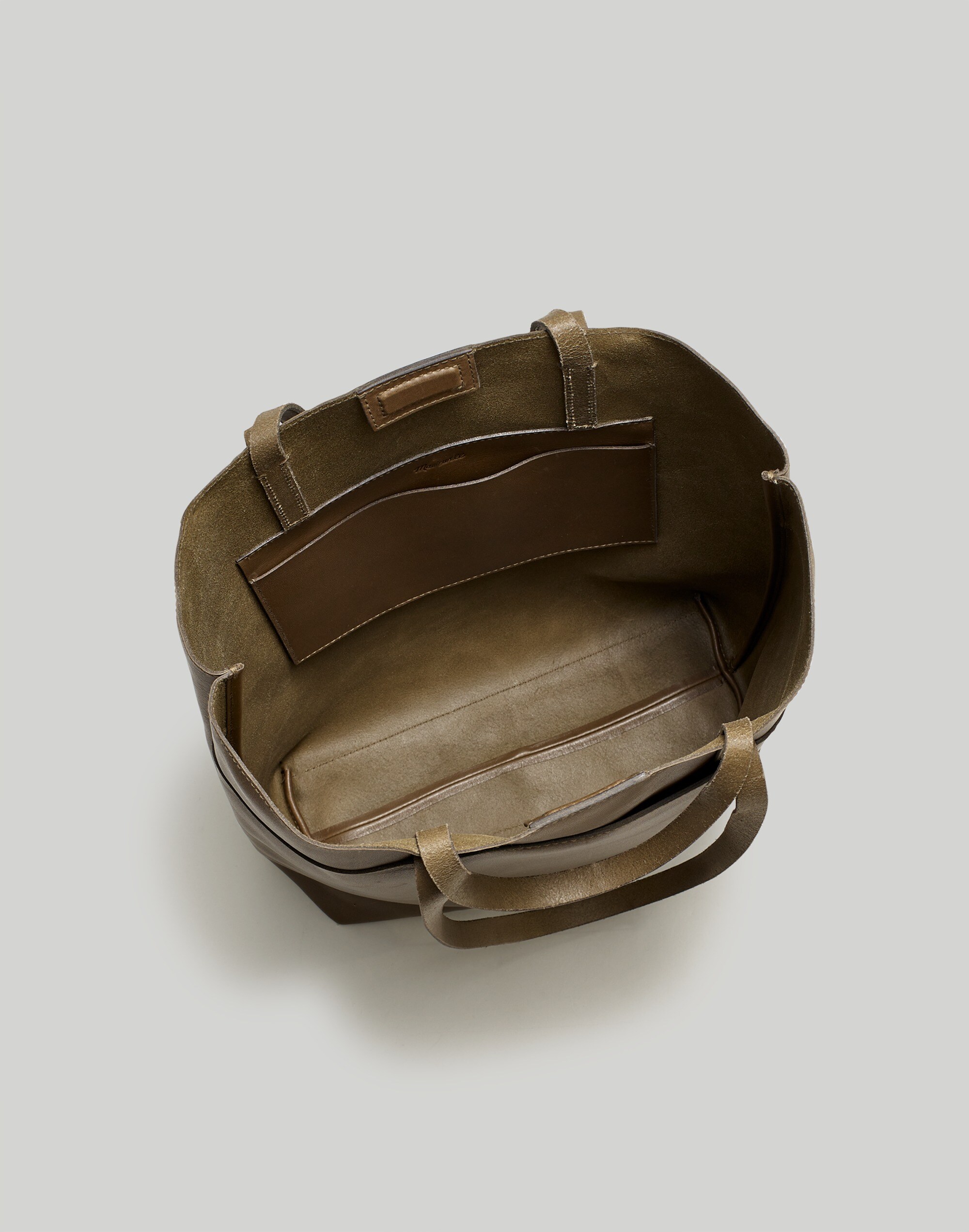 The Essential Tote in Leather