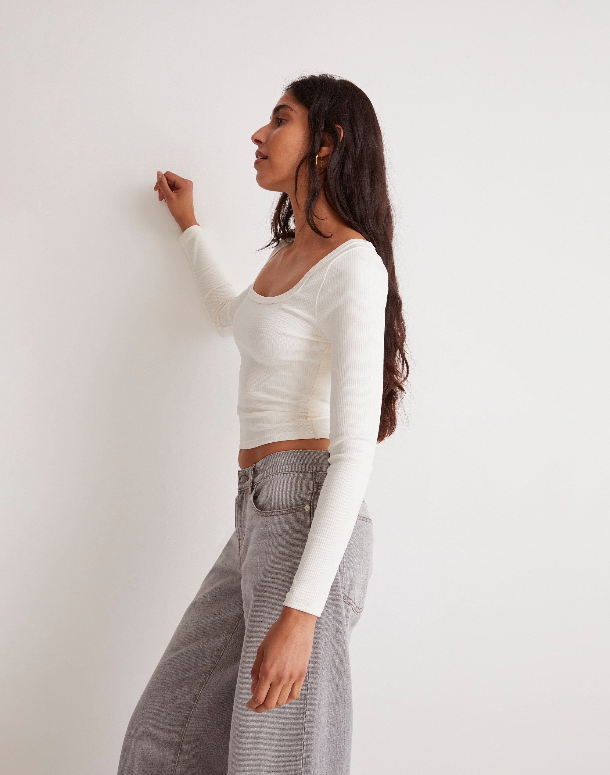 Square-Neck Long-Sleeve Crop Tee in Sleekhold