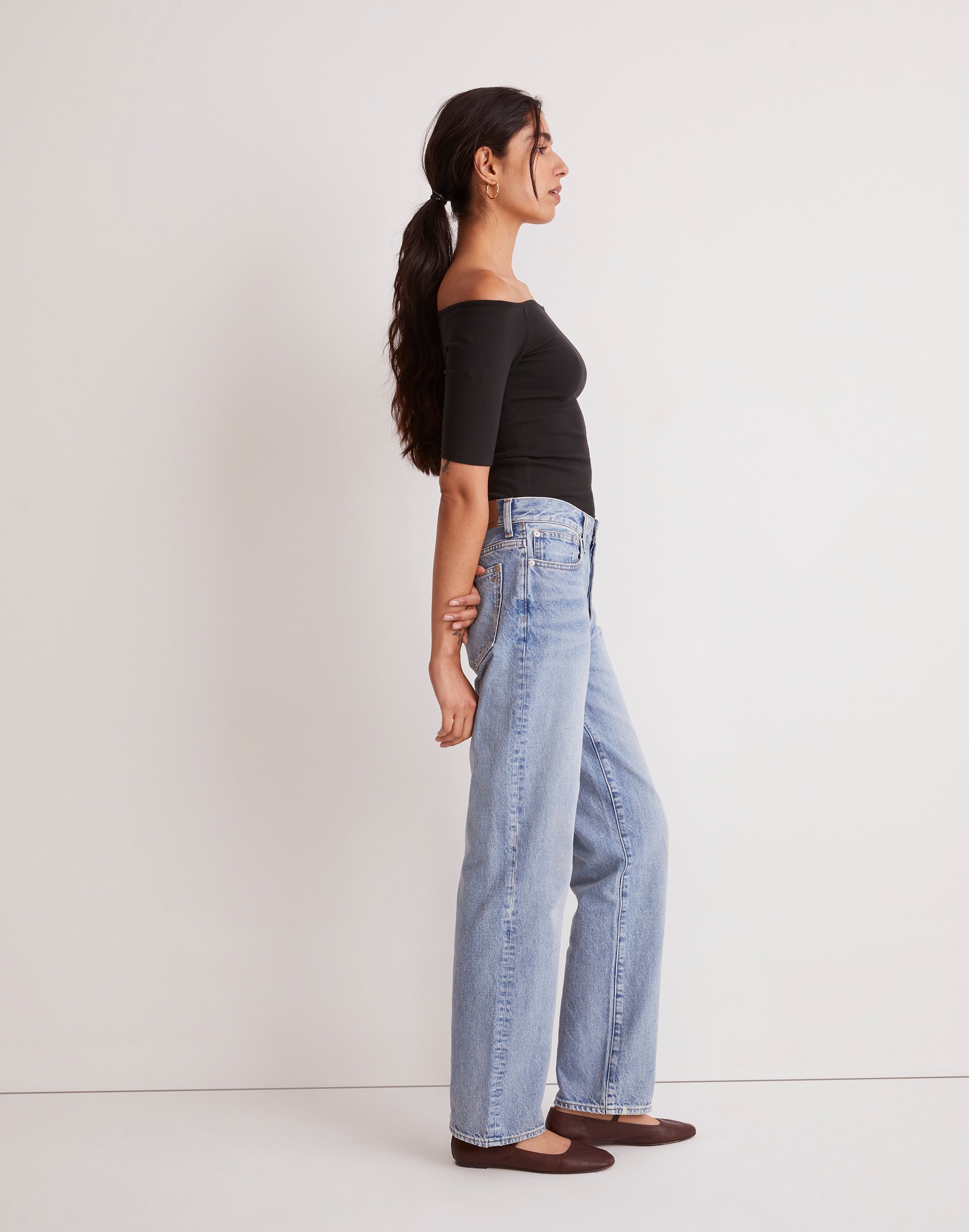 Off-Shoulder Tee in Sleekhold