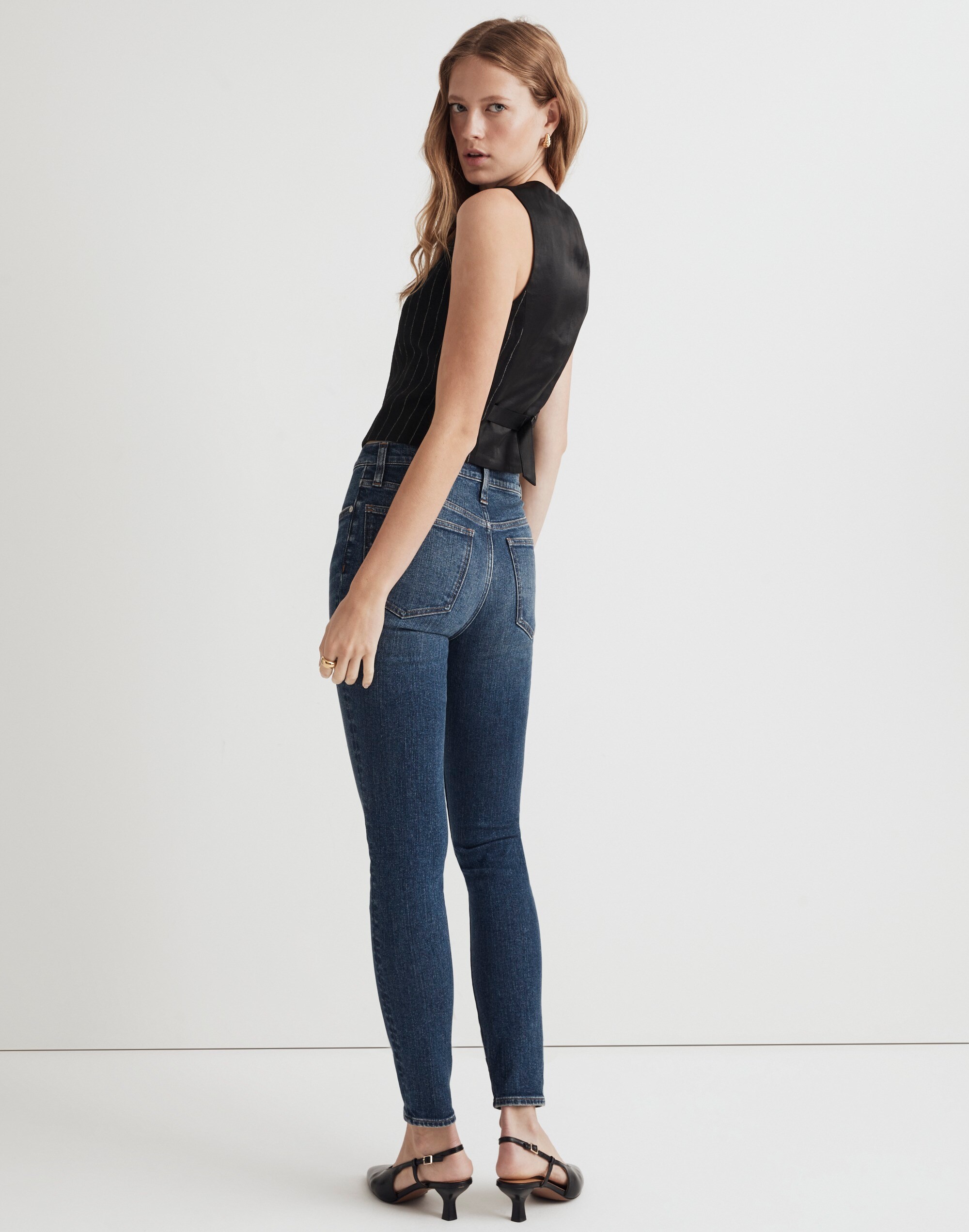 9" Mid-Rise Skinny Jeans in Ravine Wash