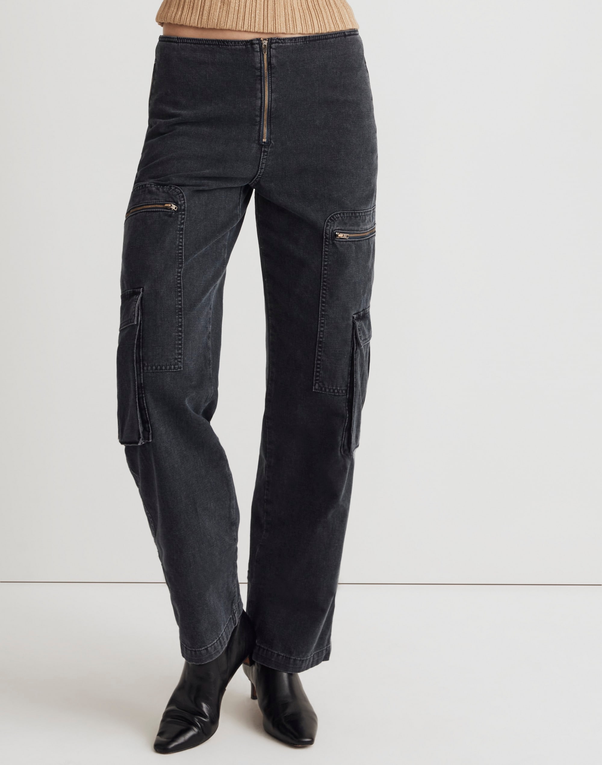 Low-Slung Baggy Cargo Jeans in Winsom Wash