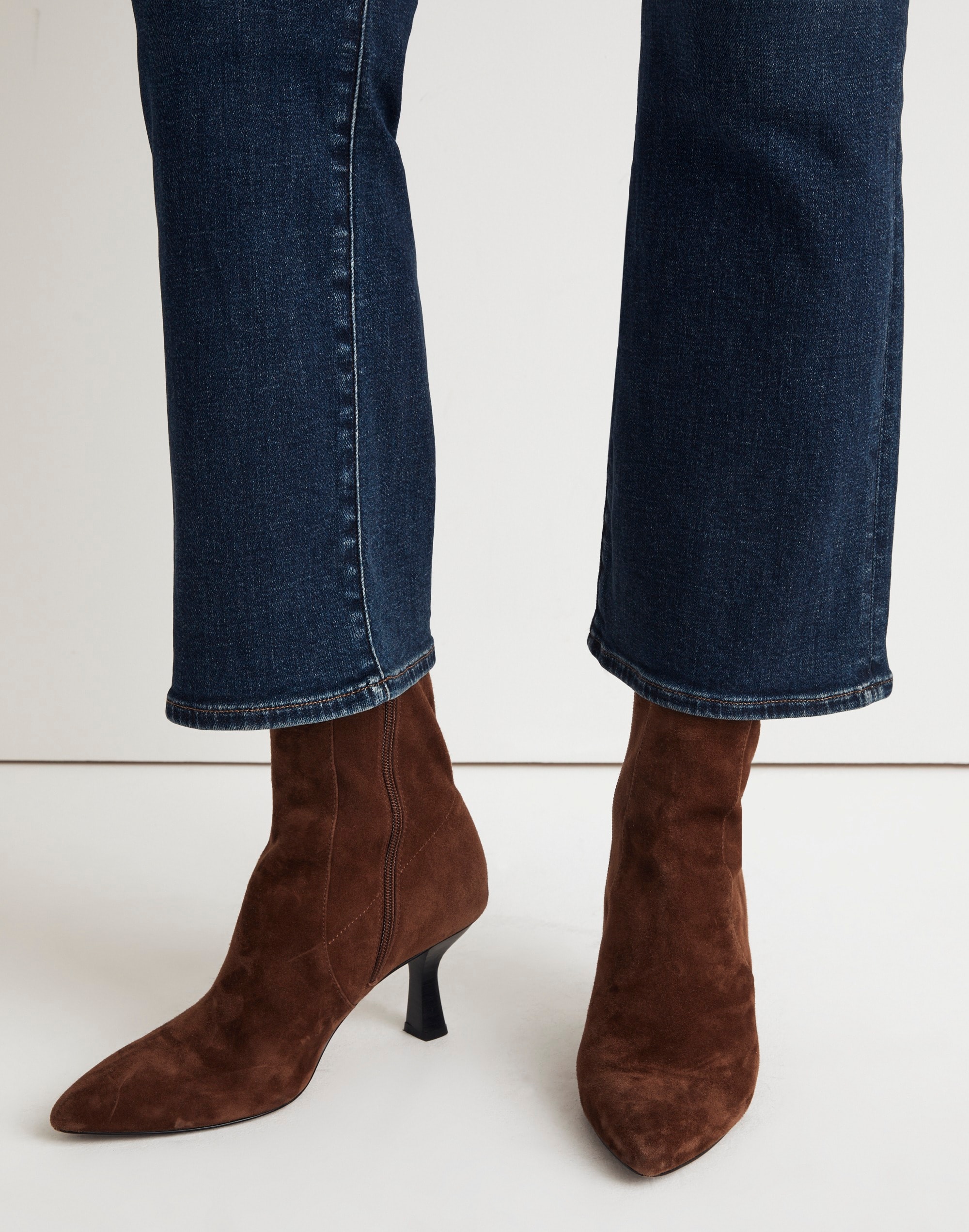 Curvy Kick Out Crop Jean