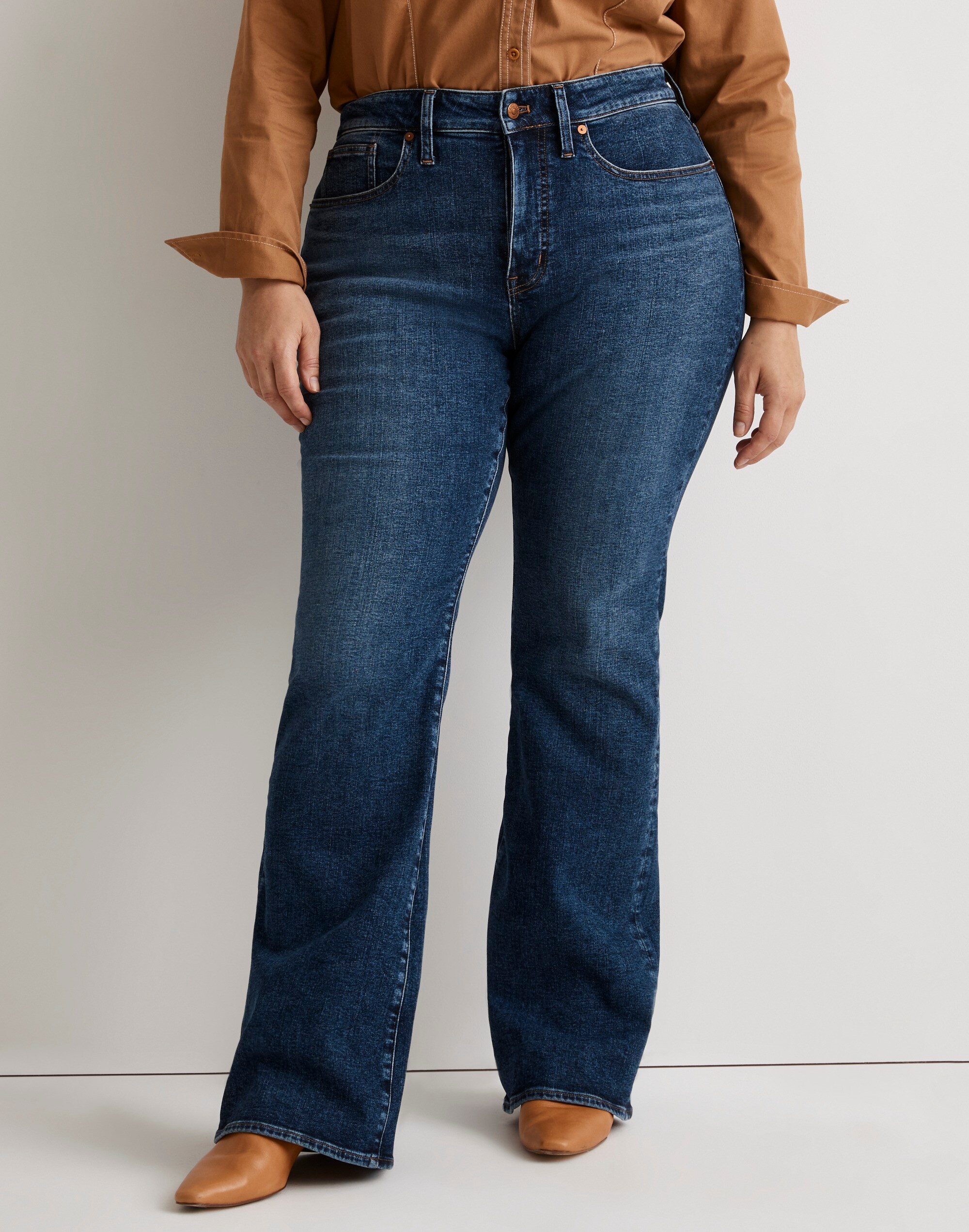 Plus Curvy Skinny Flare Jeans in Alvord Wash: Instacozy Edition