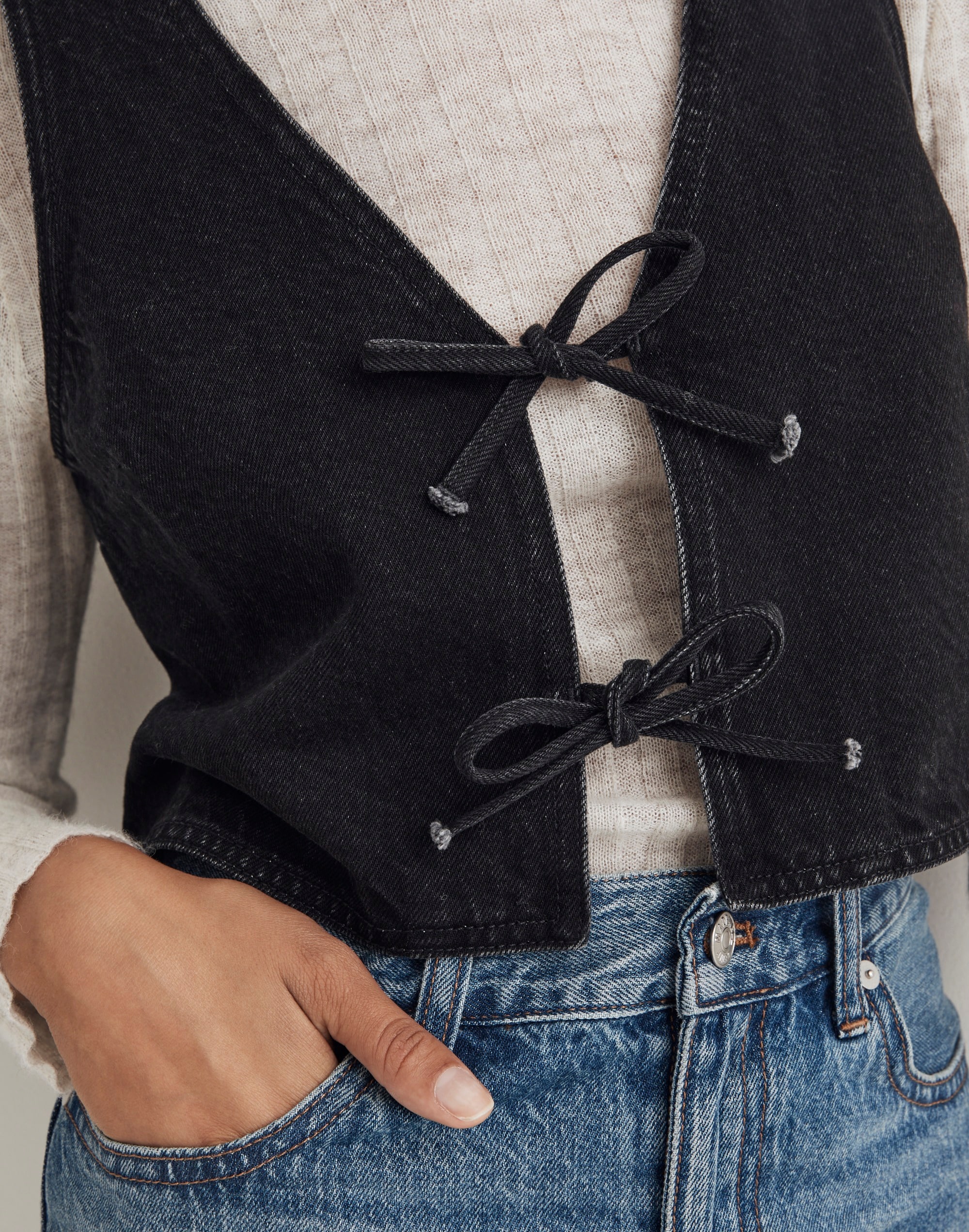 Denim Tie-Front Cropped Vest in Paulsen Wash