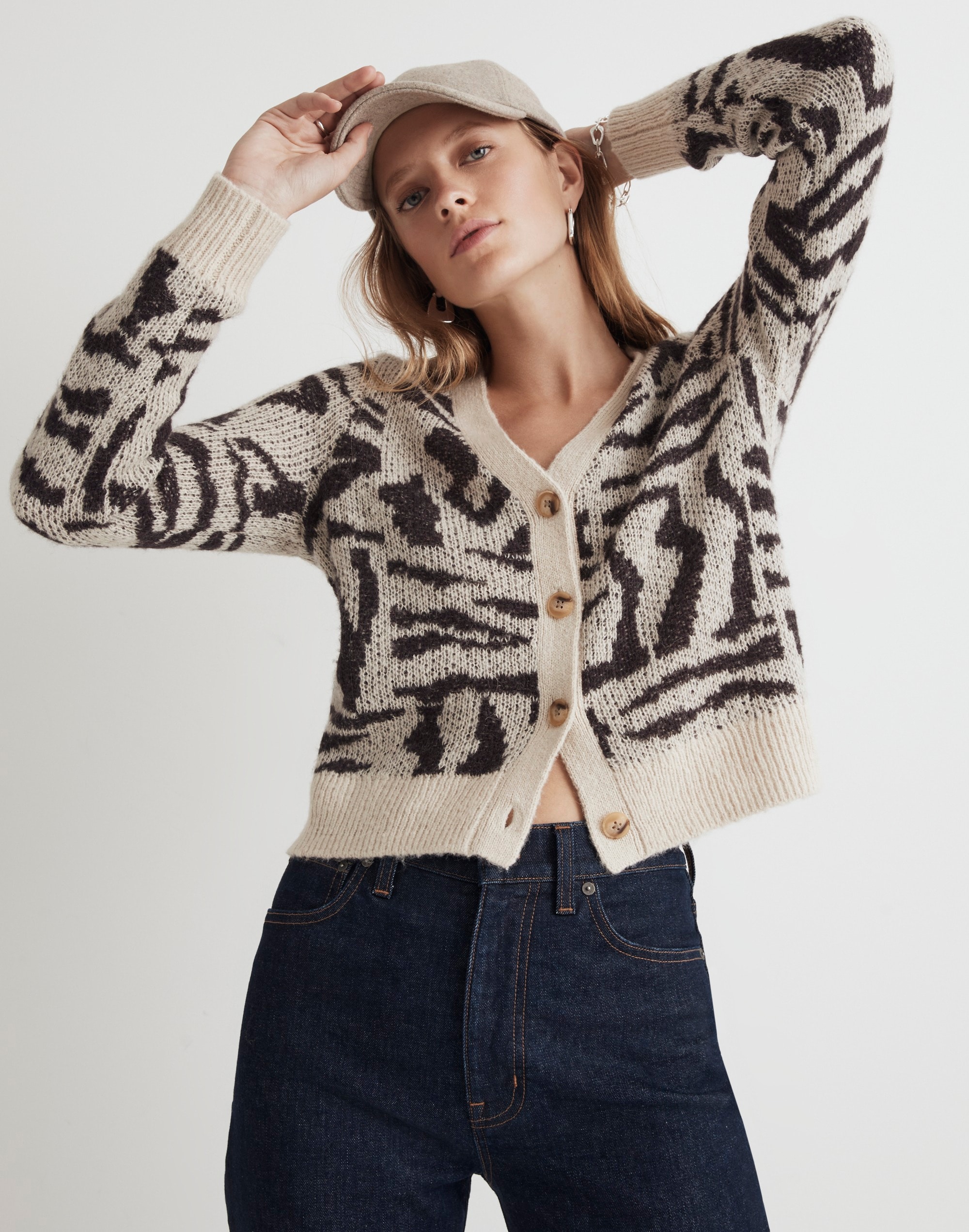 V-Neck Cardigan in Abstract Animal