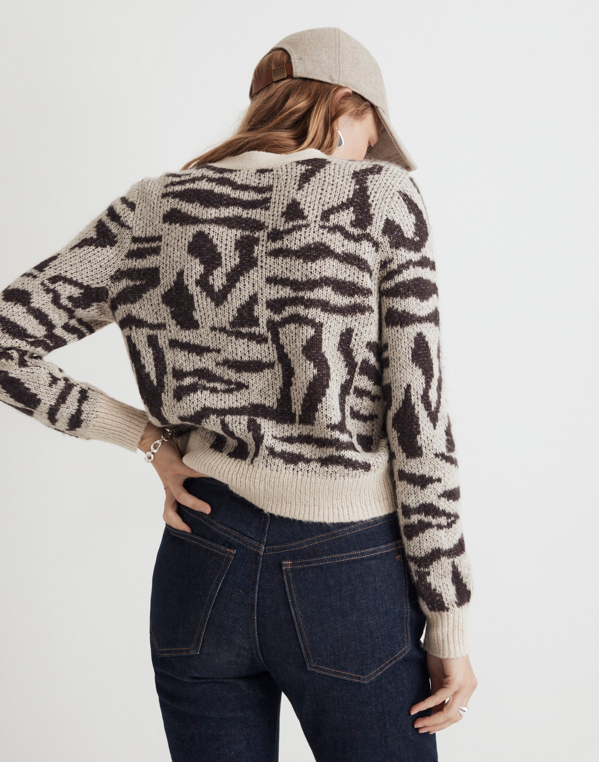 V-Neck Cardigan in Abstract Animal