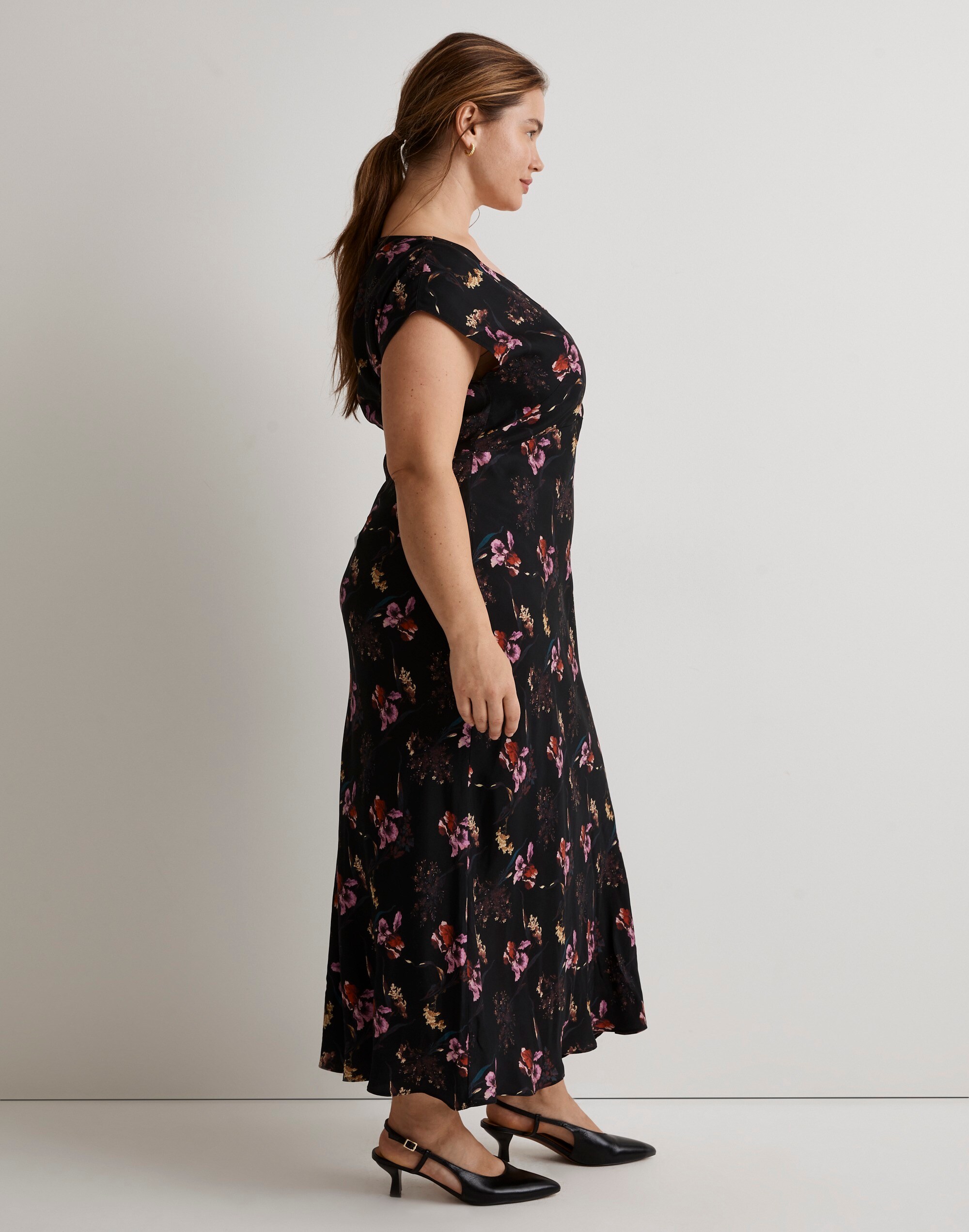 Plus Wide V-Neck Midi Dress