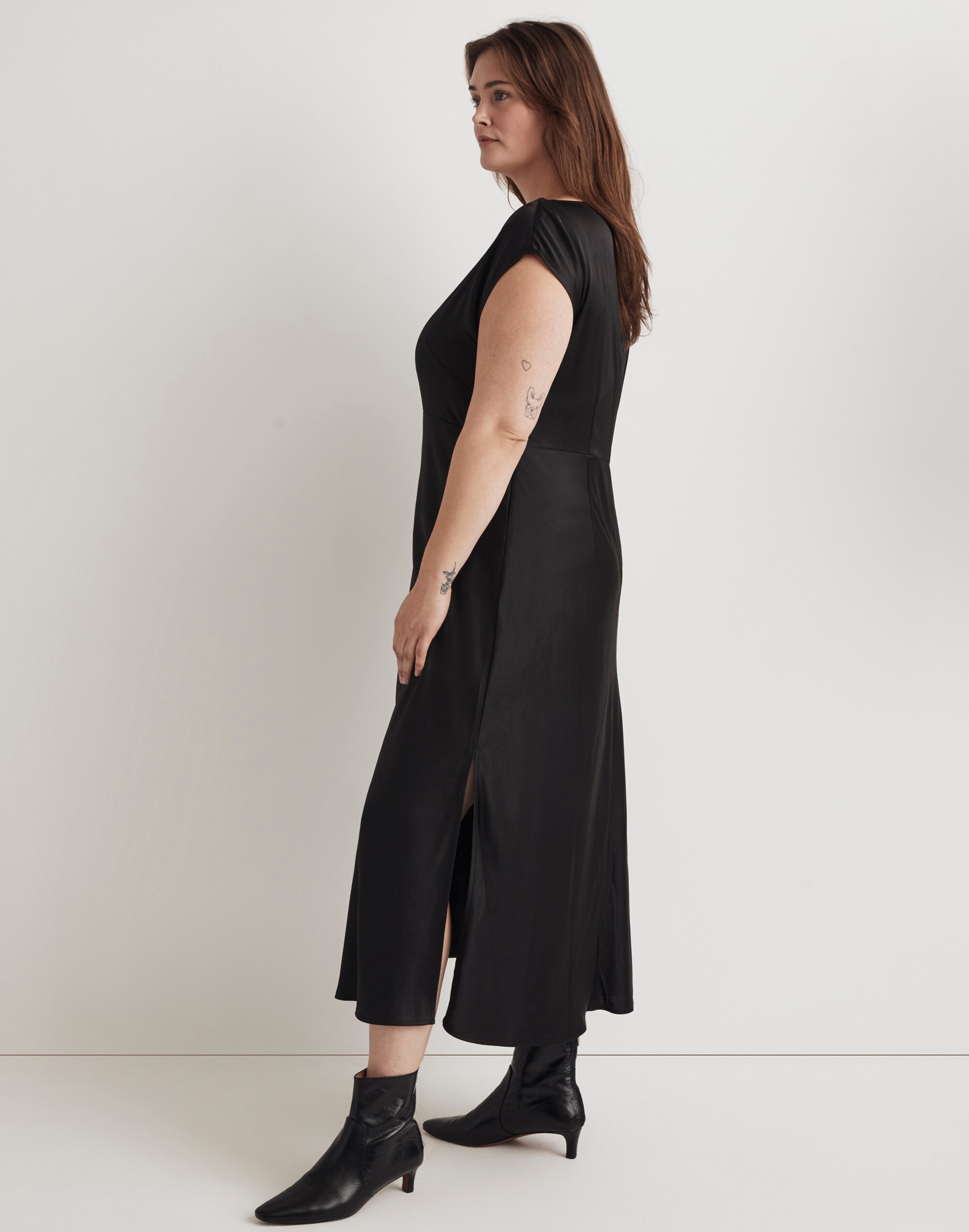 Plus Wide V-Neck Midi Dress