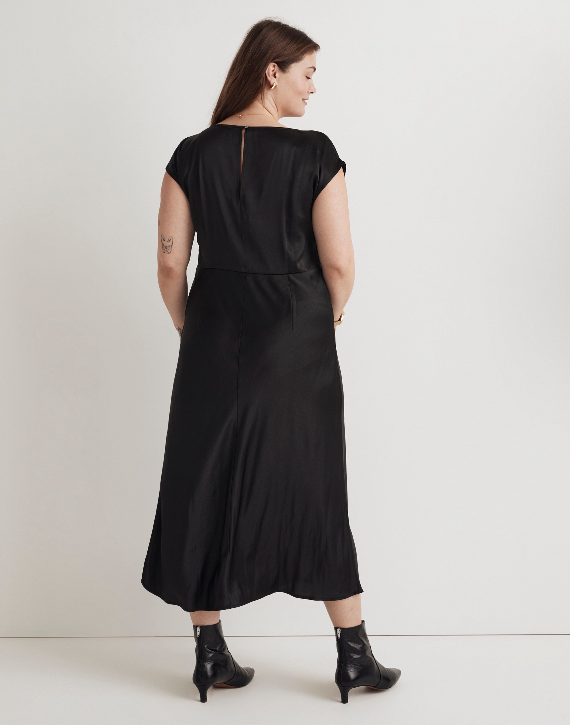 Plus Wide V-Neck Midi Dress