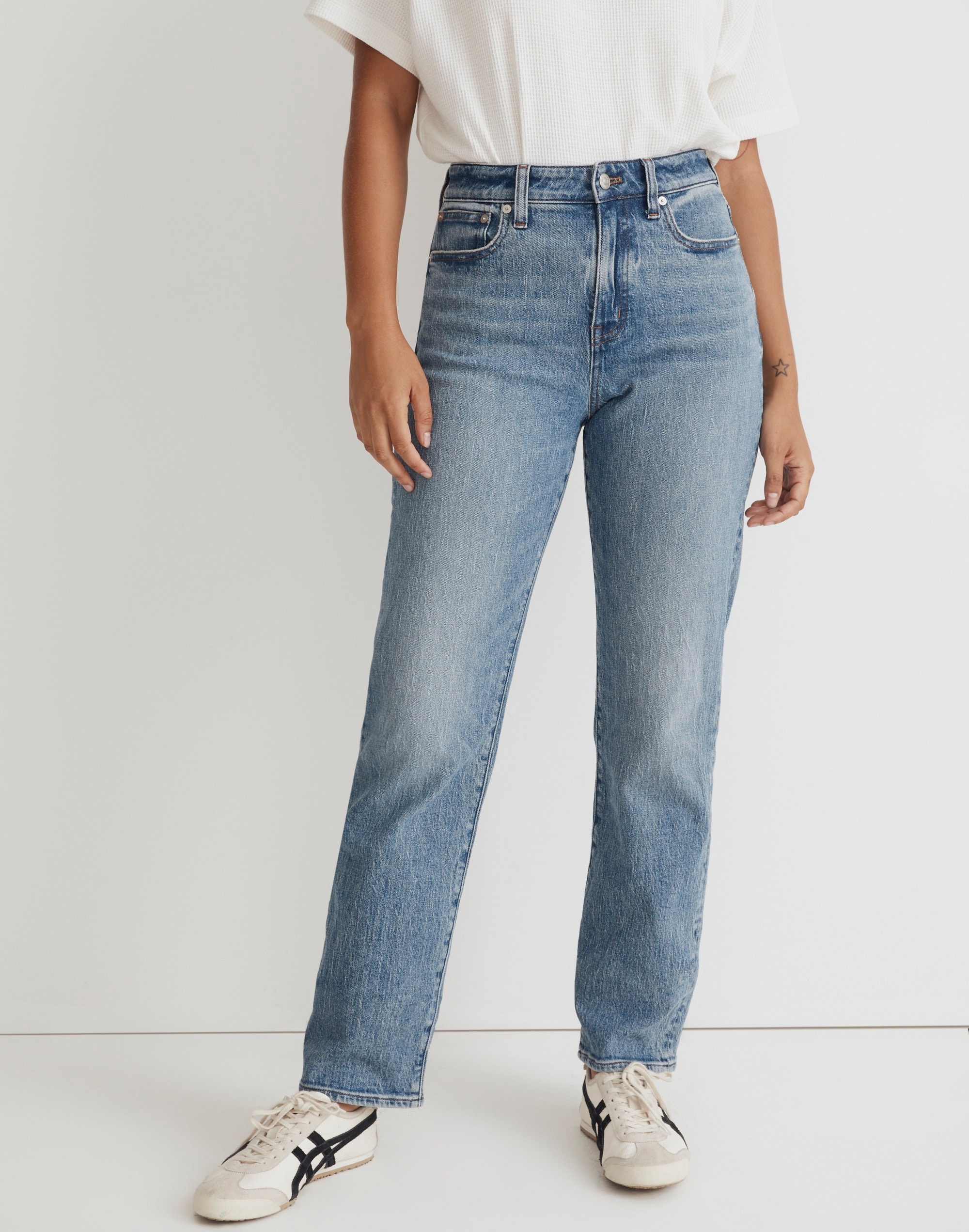 The Petite Curvy '90s Straight Jean