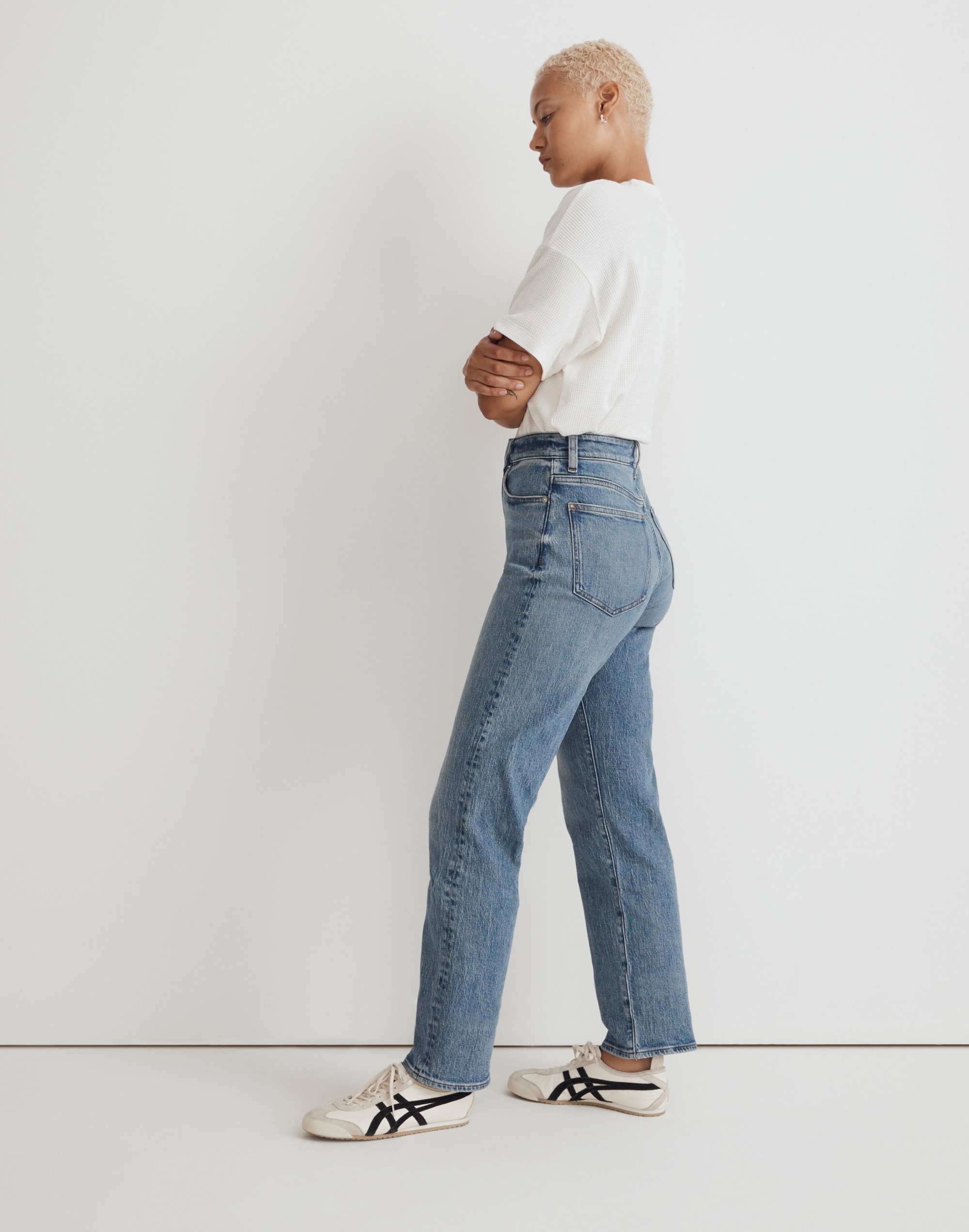 The Petite Curvy '90s Straight Jean