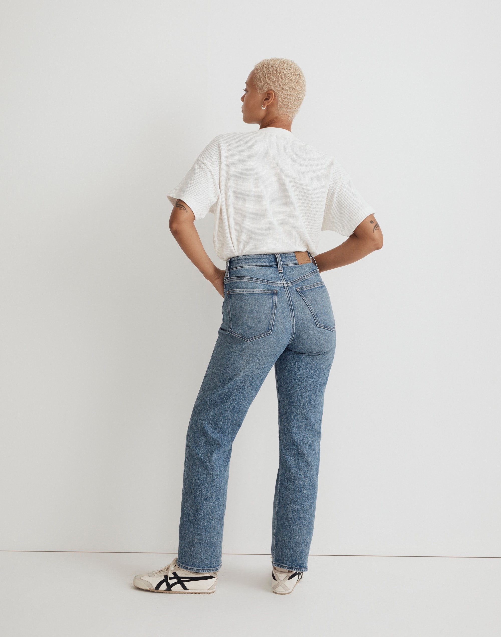 The Petite Curvy '90s Straight Jean