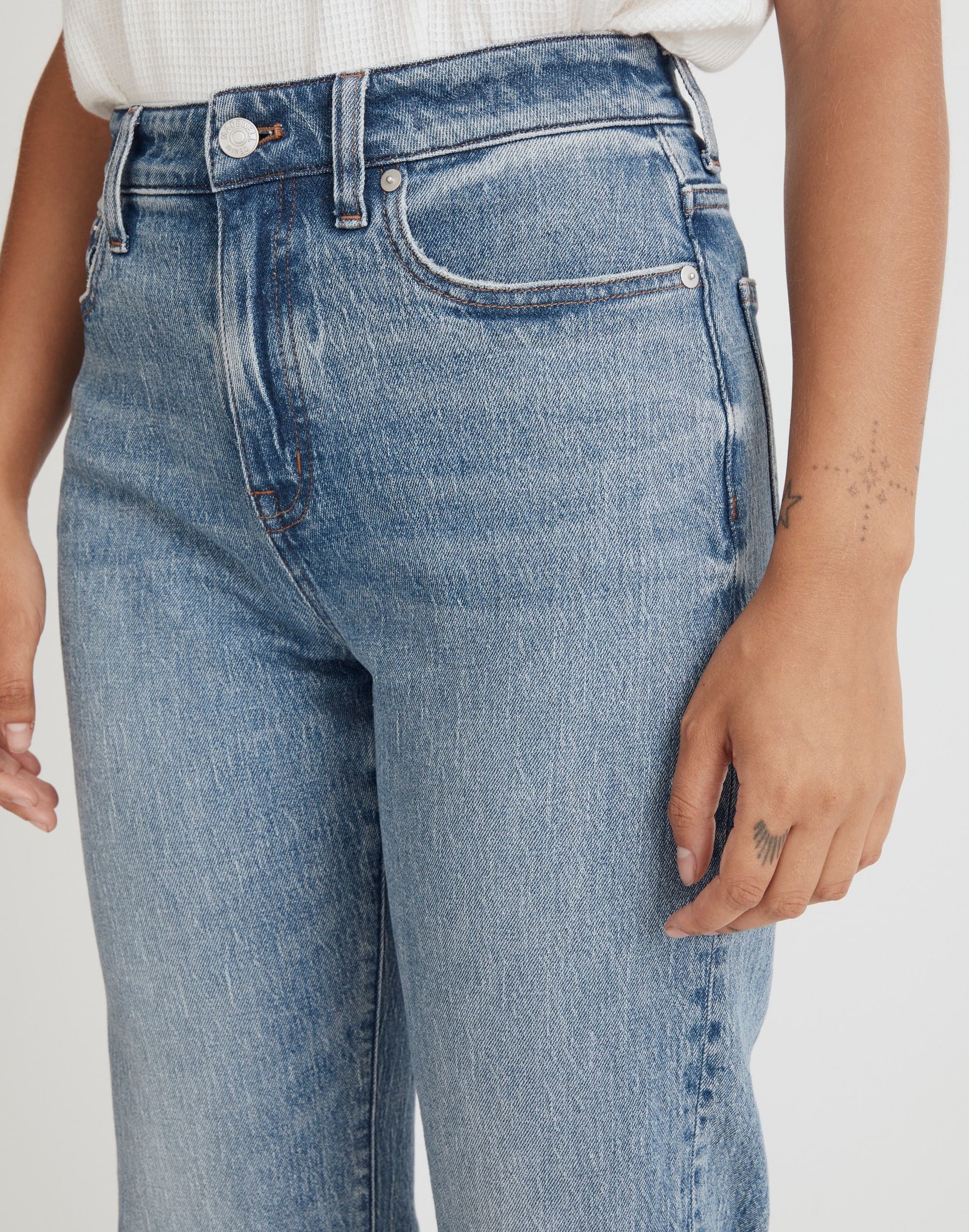 The Petite Curvy '90s Straight Jean