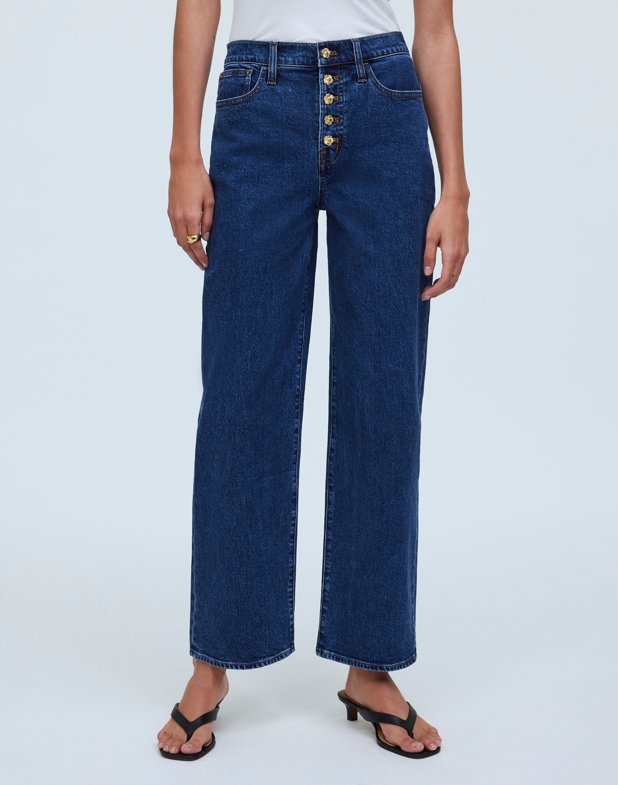 The Perfect Vintage Wide-Leg Crop Jean in Marbern Wash: Button-Front Edition in null image 2