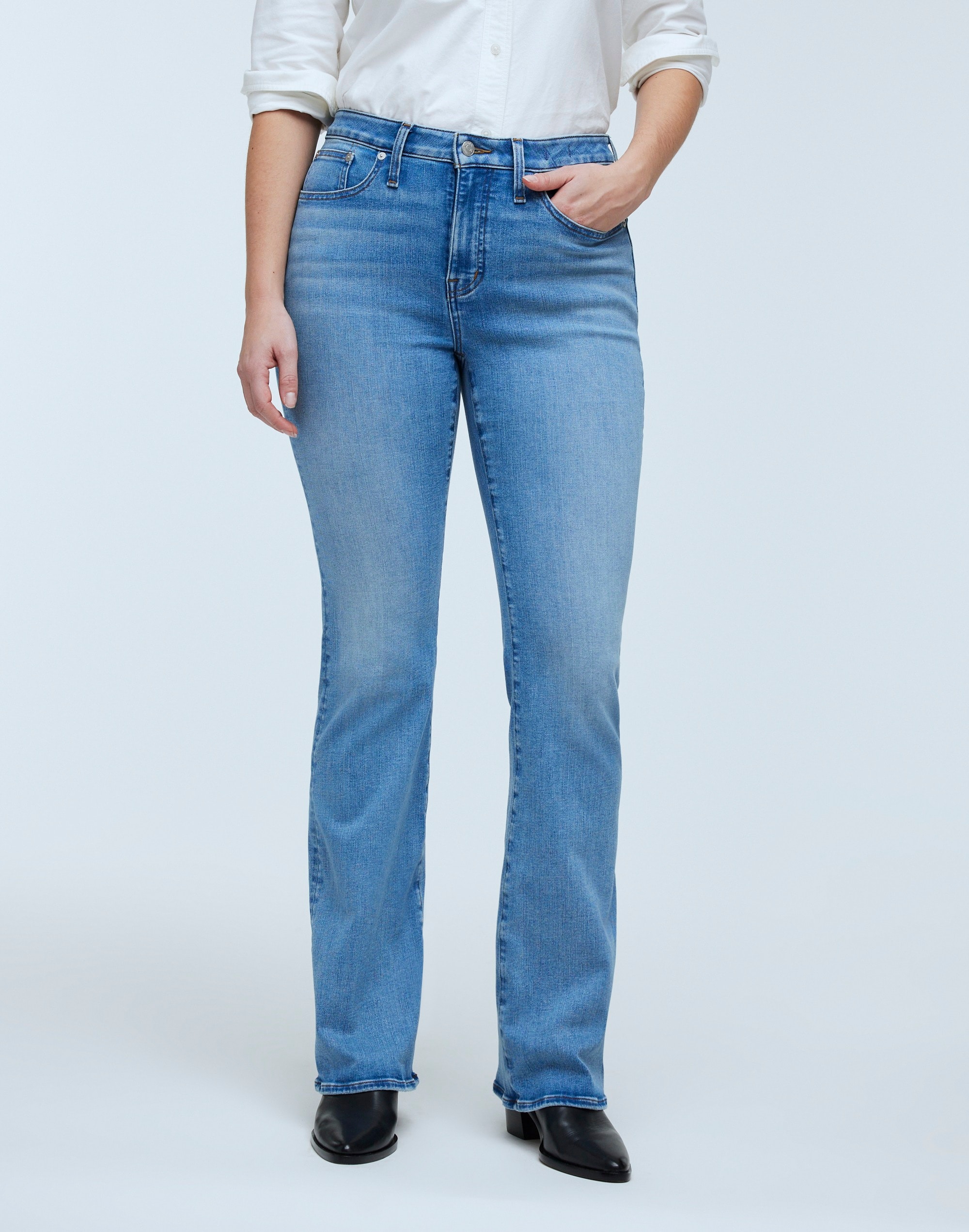 Curvy Kick Out Full-Length Jeans in Merrigan Wash