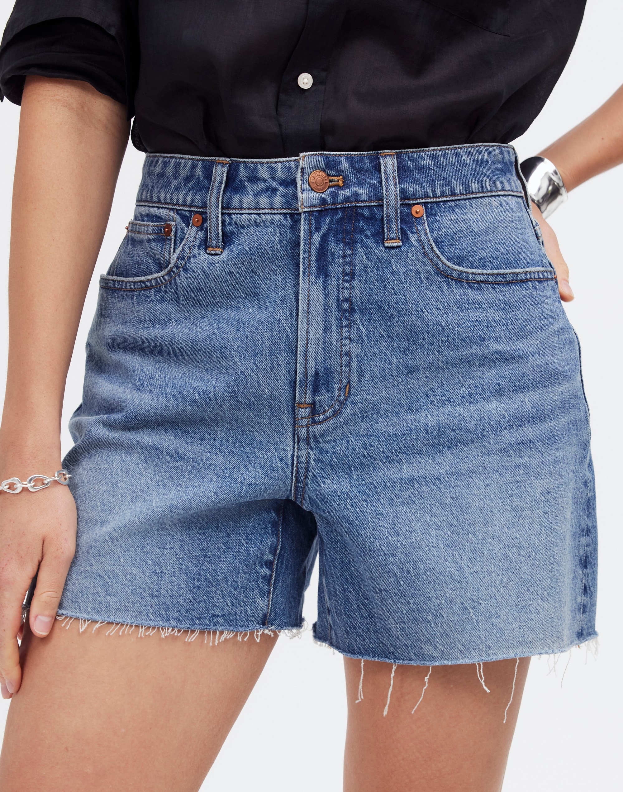 The Curvy Perfect Vintage Short in Dewberry Wash