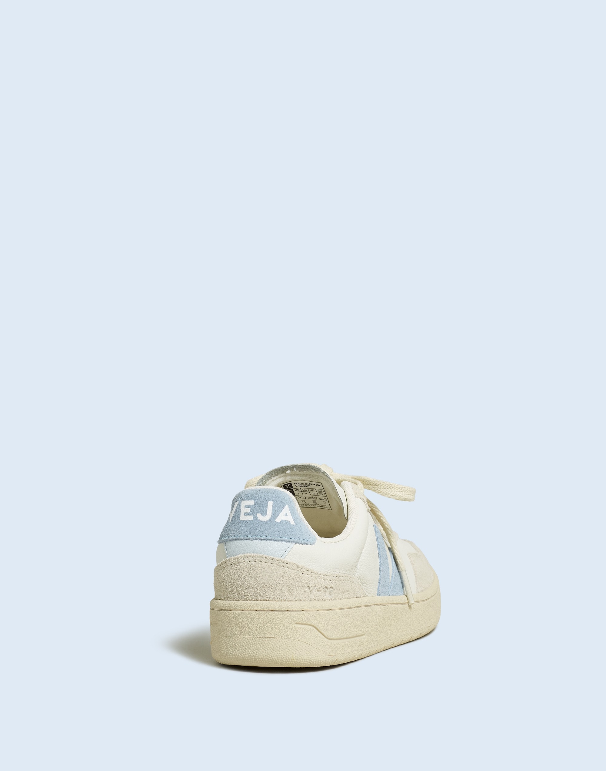 Veja&trade; V-90 Sneakers