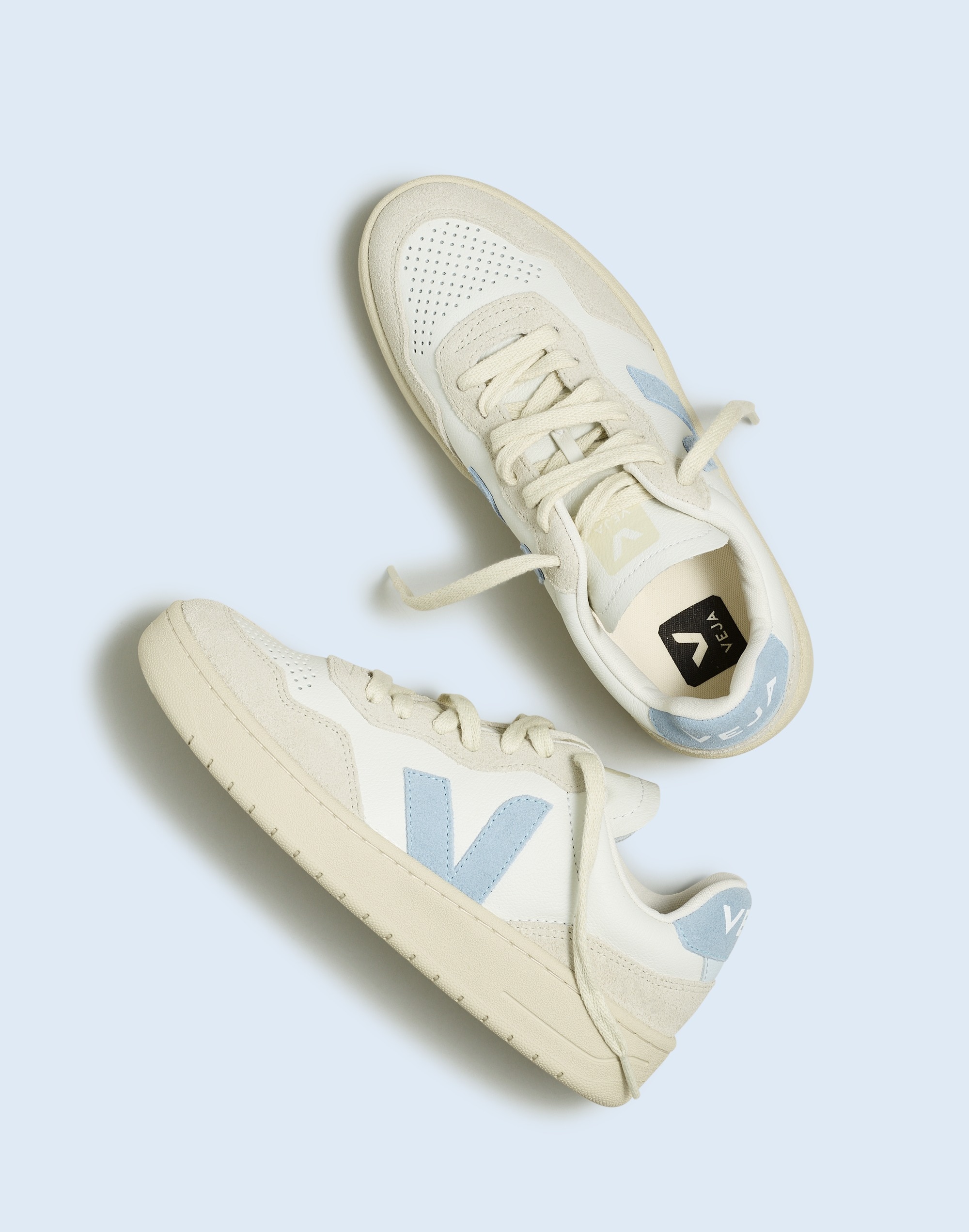Veja&trade; V-90 Sneakers