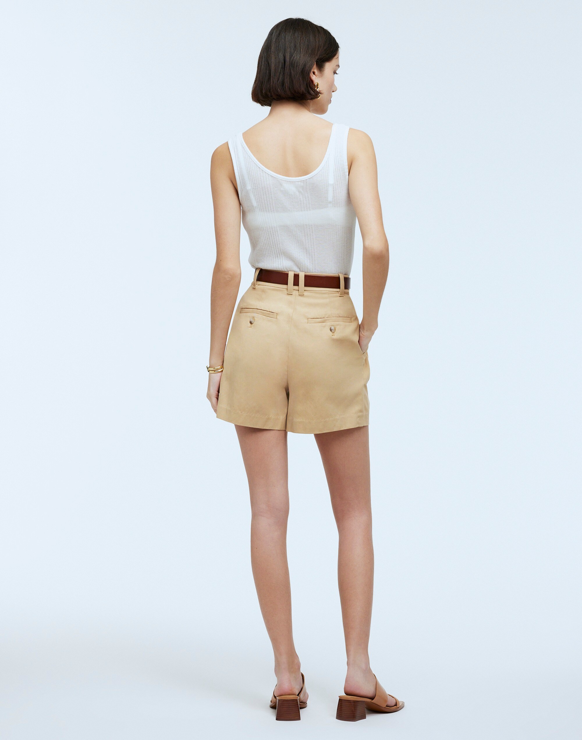 The Harlow Short in Drapey Twill in desert dune image 4