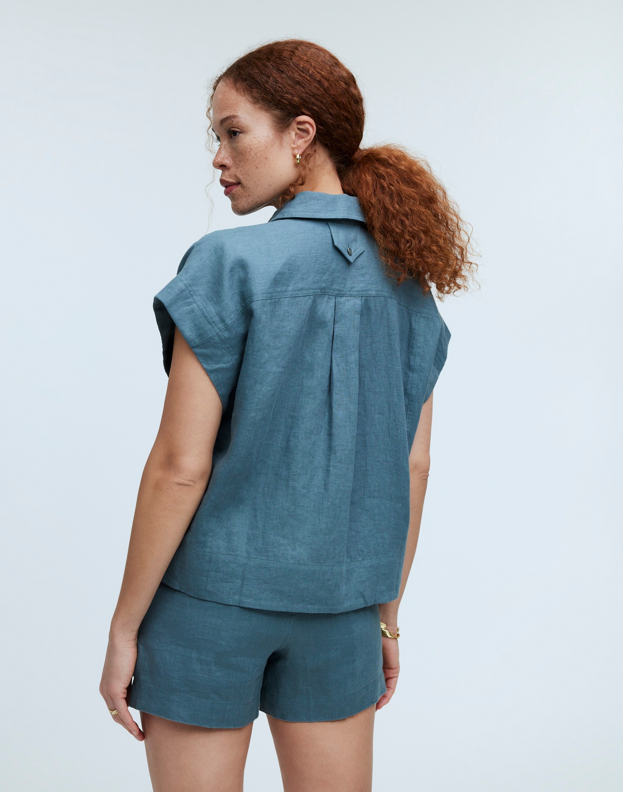 Flap-Pocket Button-Up Shirt in 100% Linen