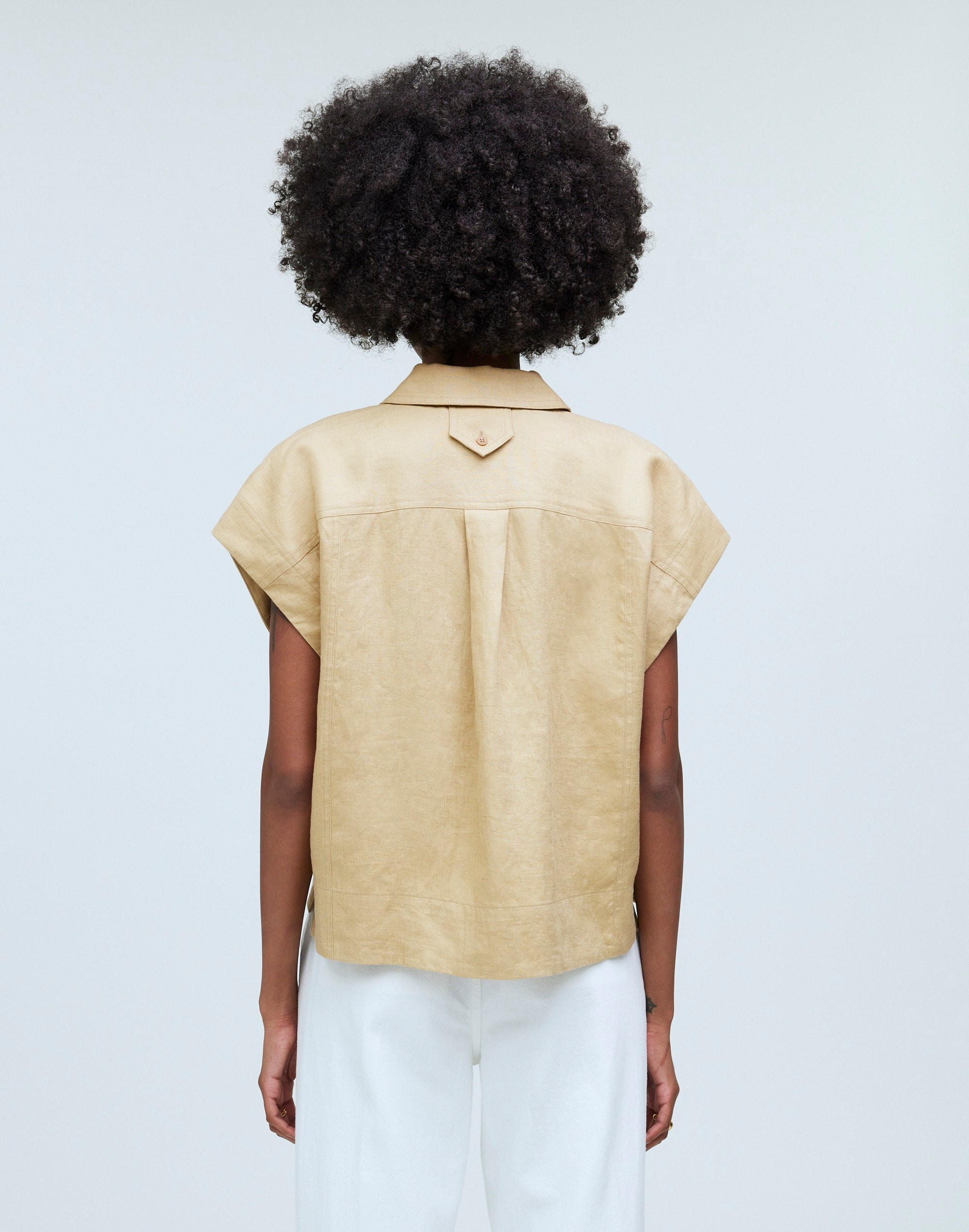 Flap-Pocket Button-Up Shirt in 100% Linen