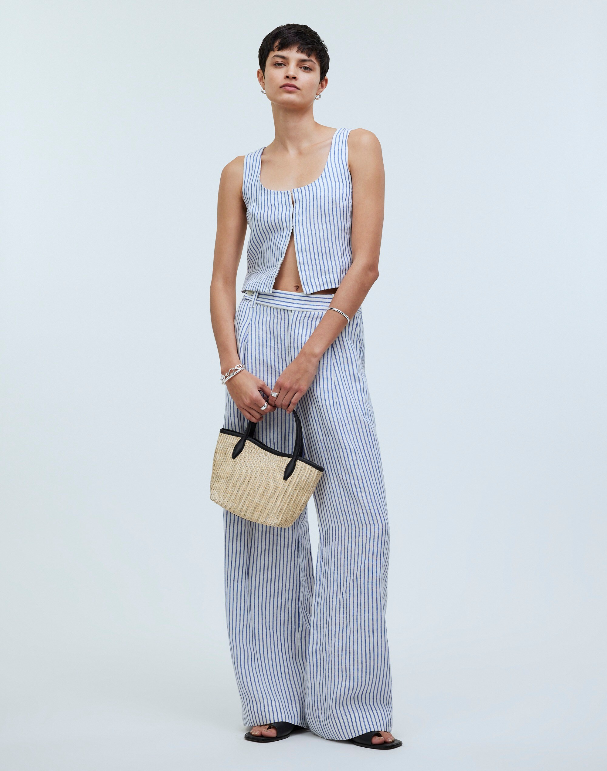 Scoopneck Crop Tank in 100% Linen