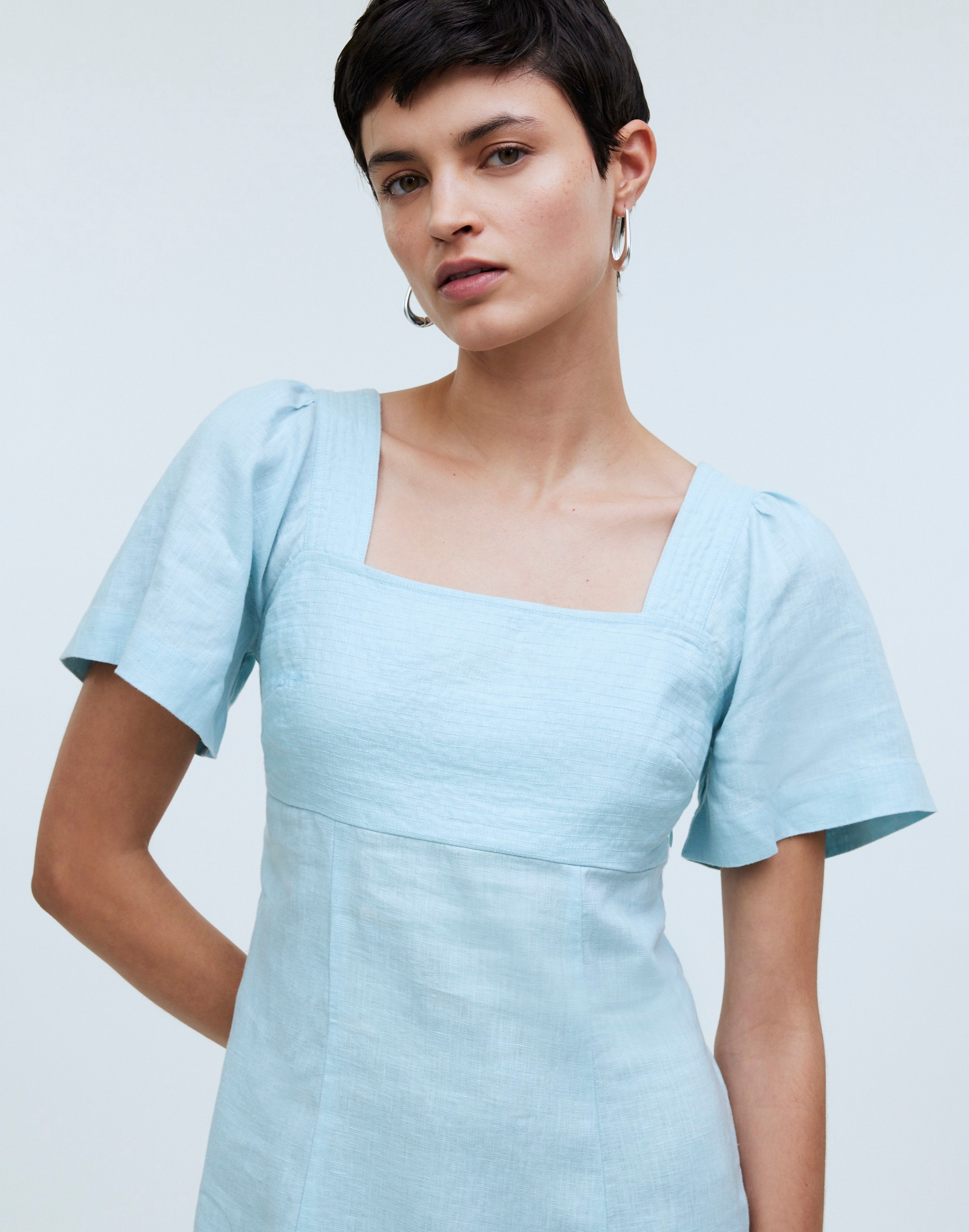 Square-Neck Mini Dress in 100% Linen
