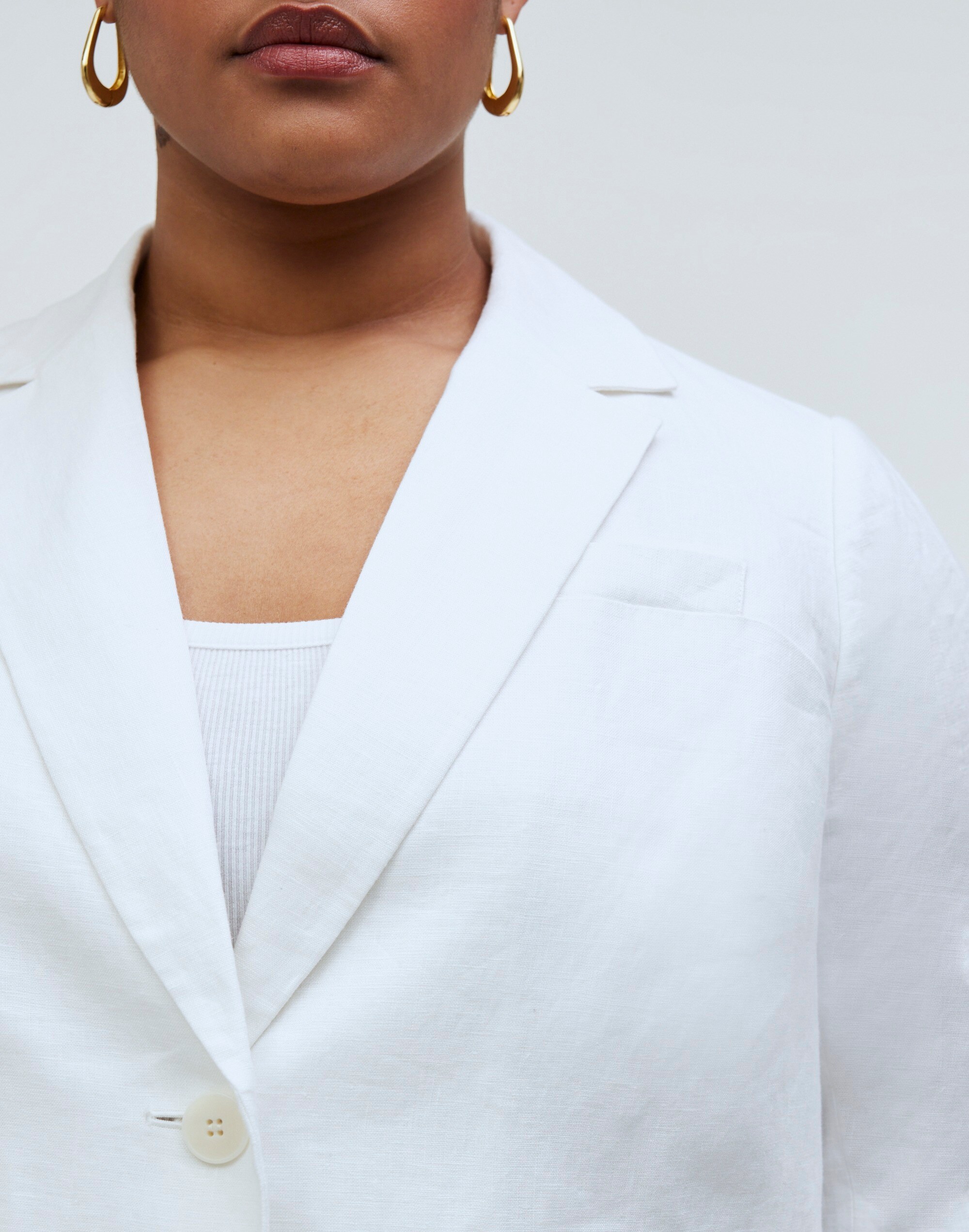 Plus Cropped Blazer in 100% Linen