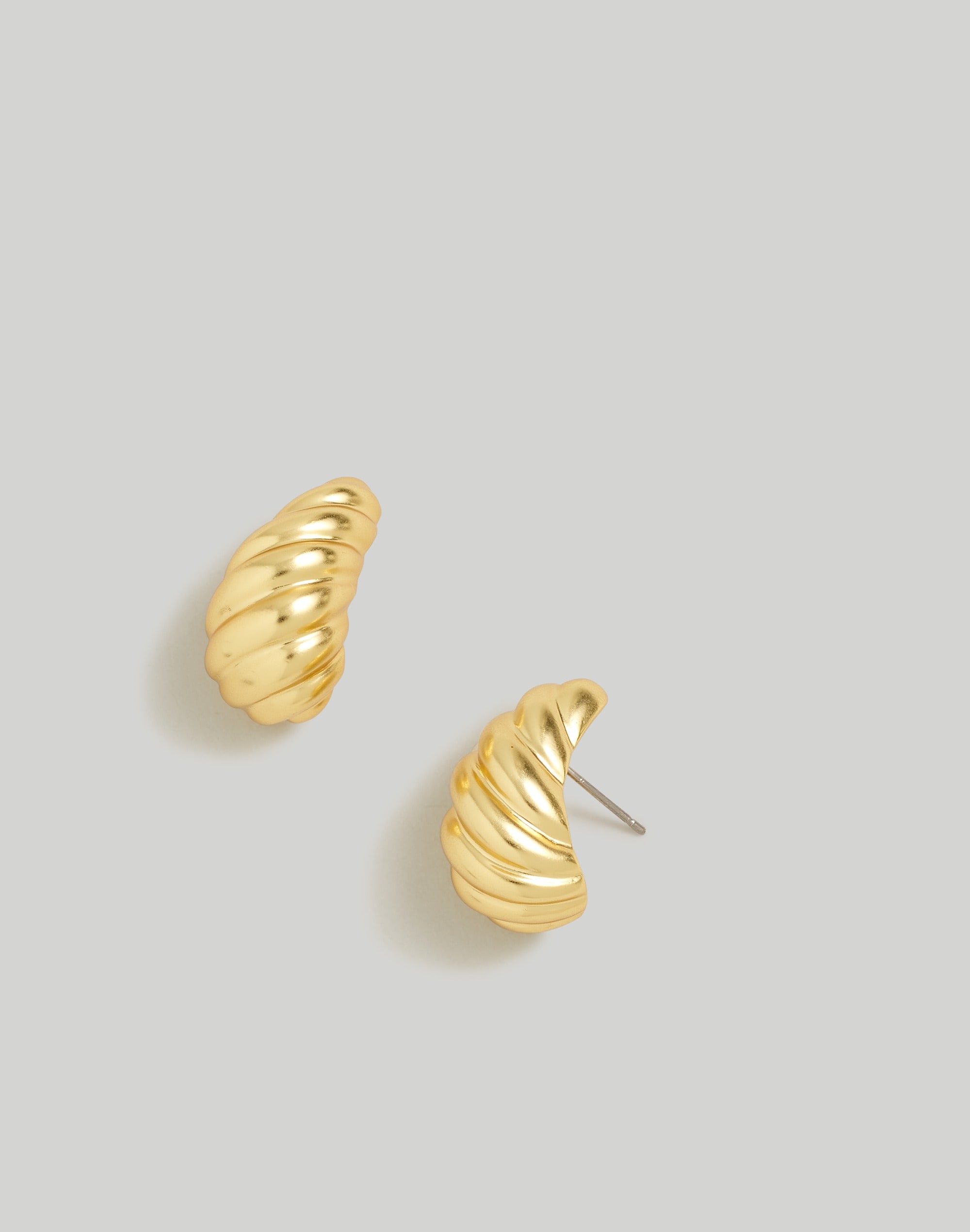 Mw Puffed Droplet Stud Earrings In Vintage Gold
