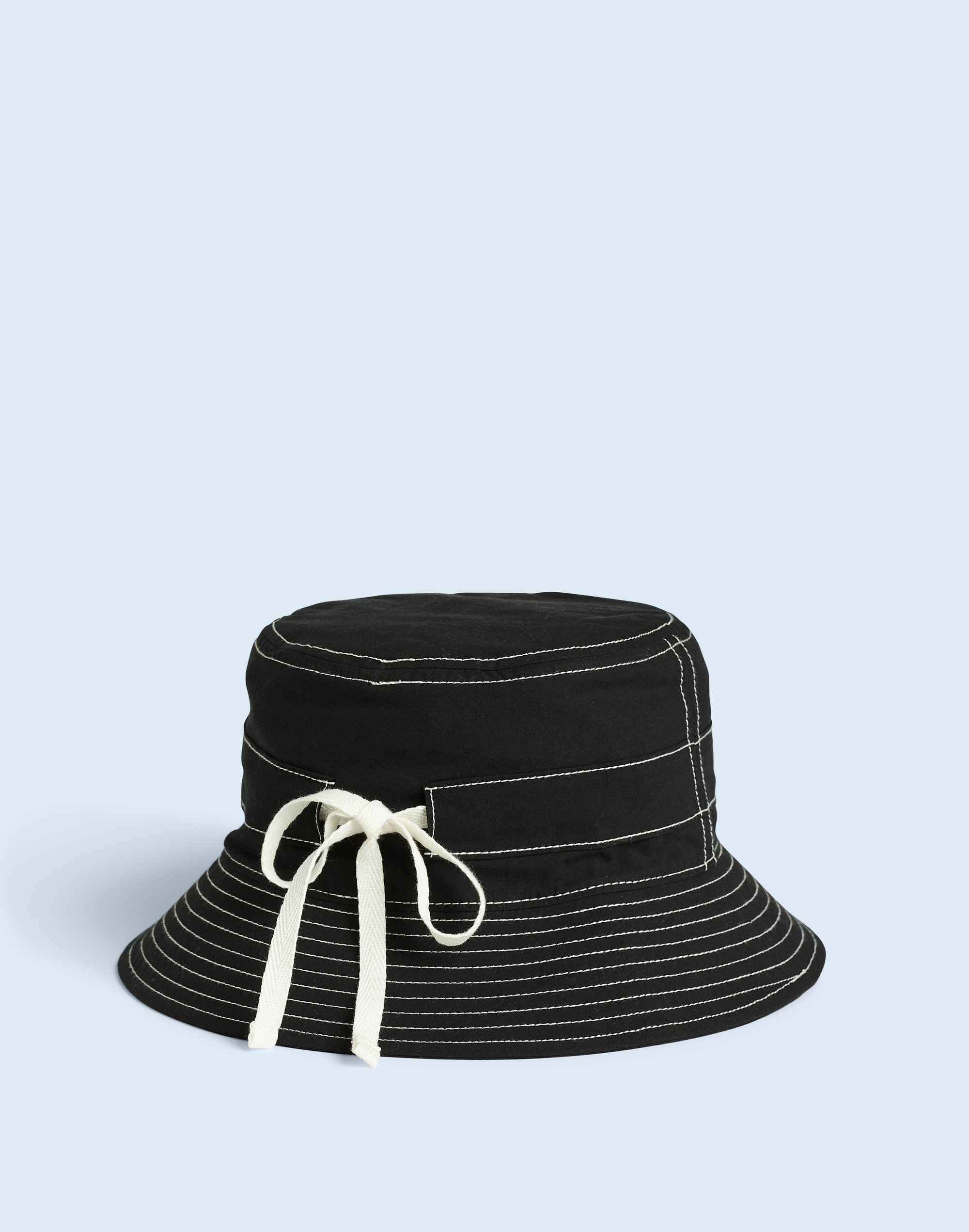 Mw Contrast-stitch Bucket Hat In True Black