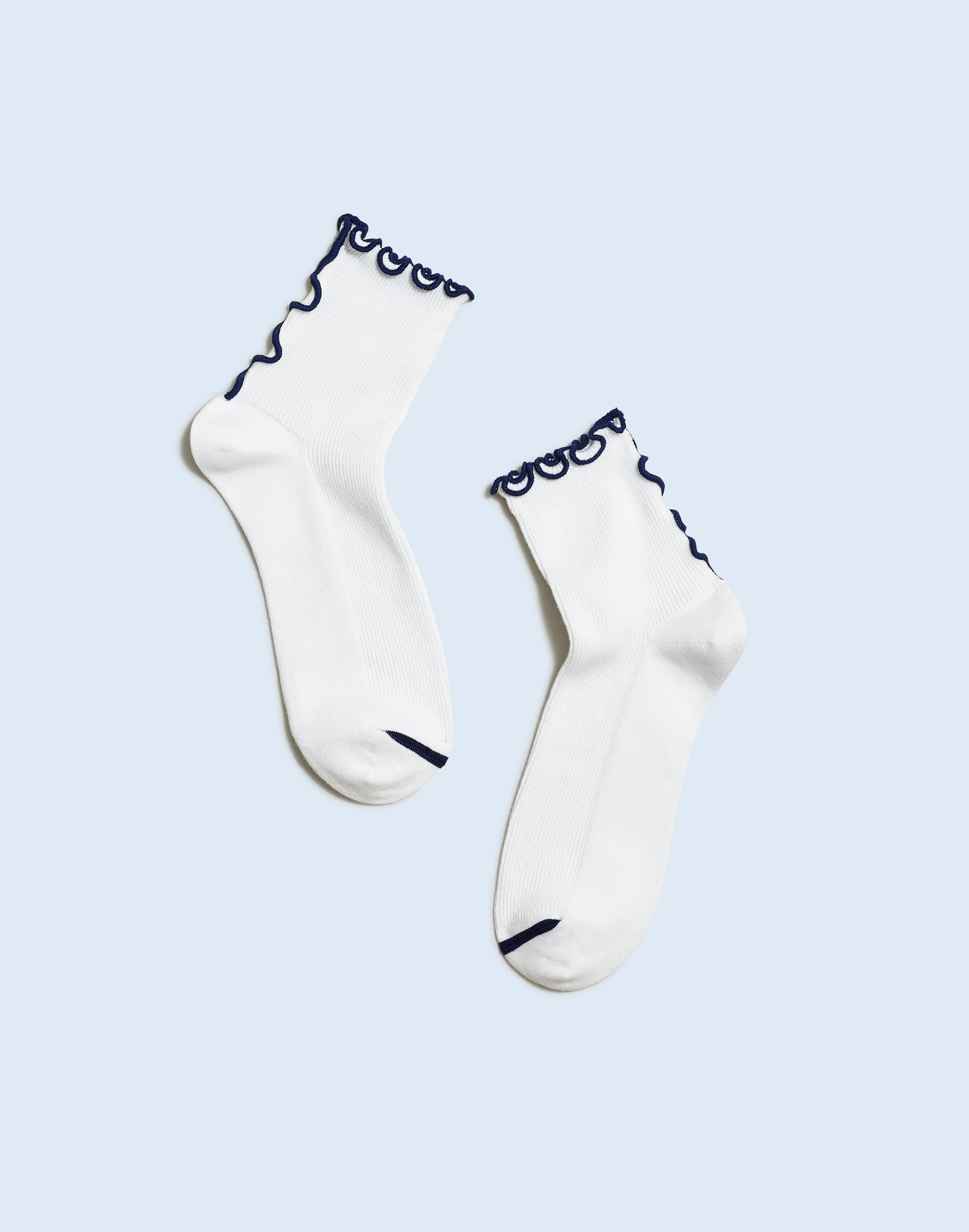 Mw Ruffled Ankle Socks In Soft White