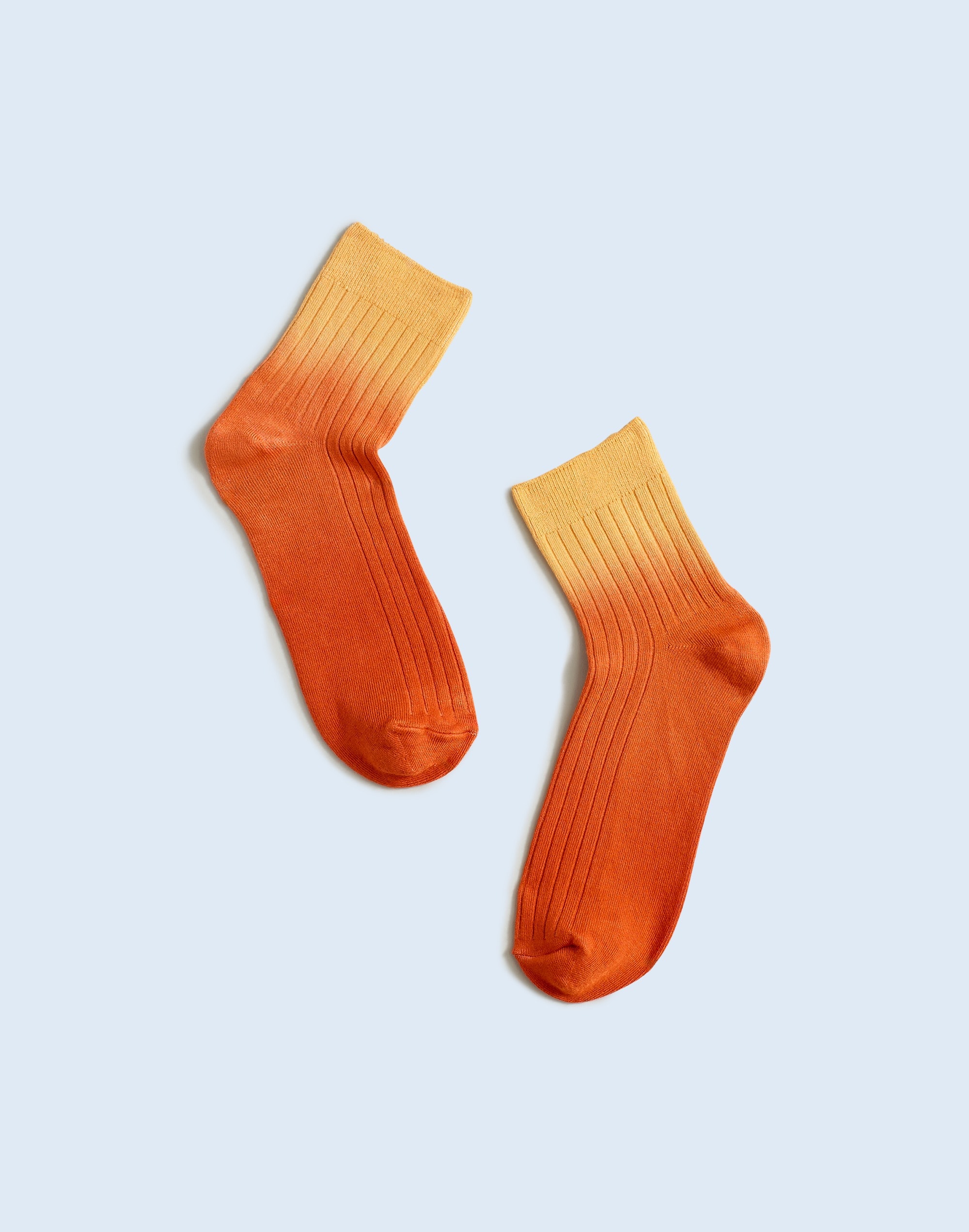 ombr&eacute; ankle socks