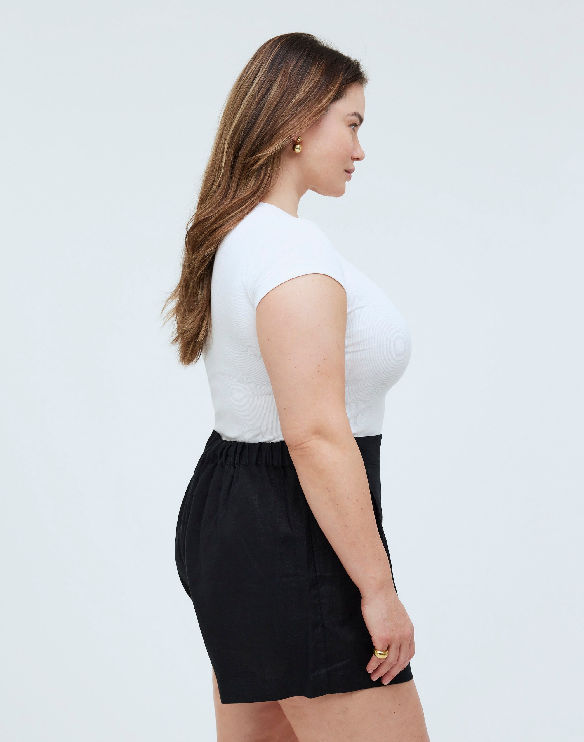 Plus Clean Pull-On Shorts in 100% Linen