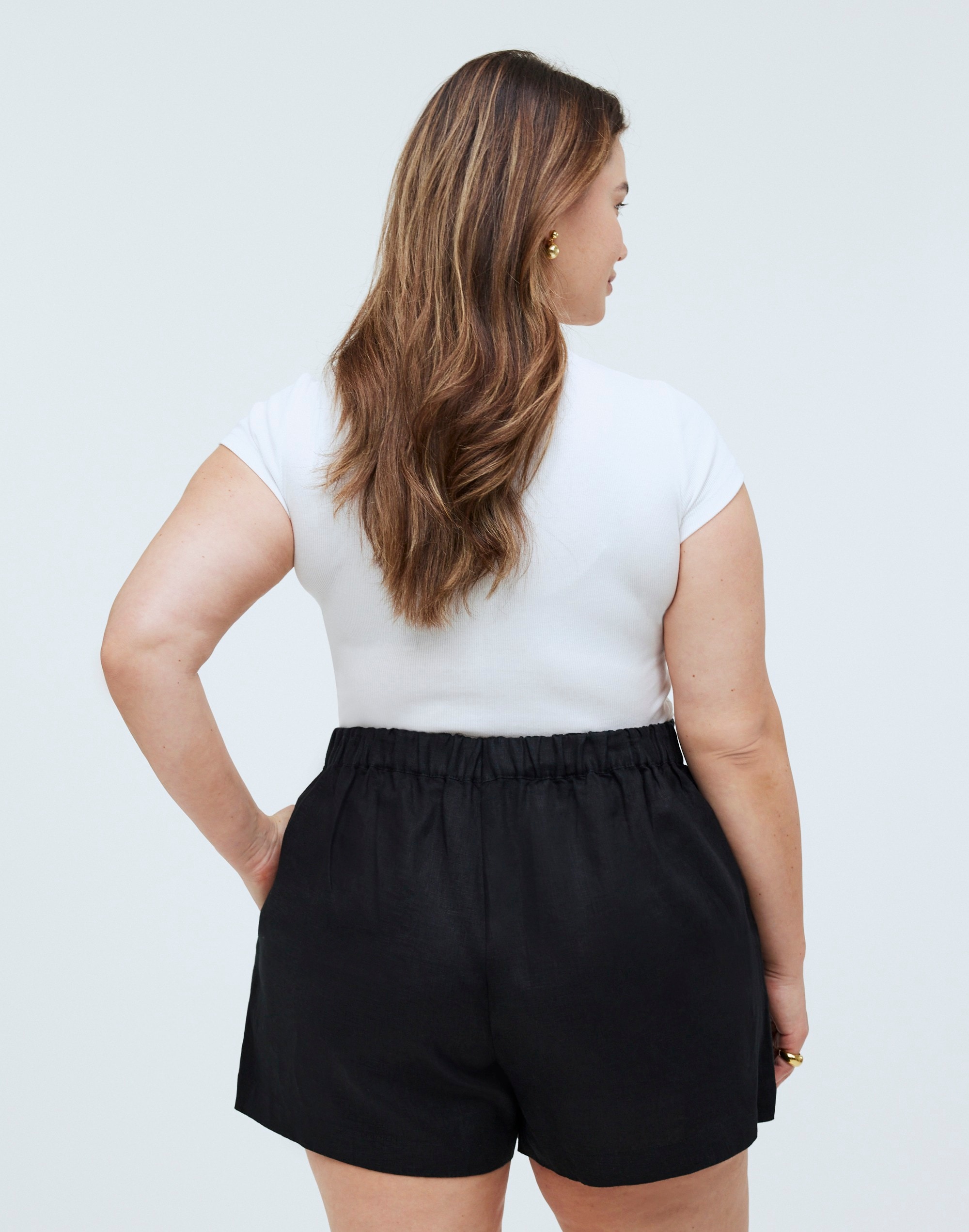 Plus Clean Pull-On Shorts in 100% Linen