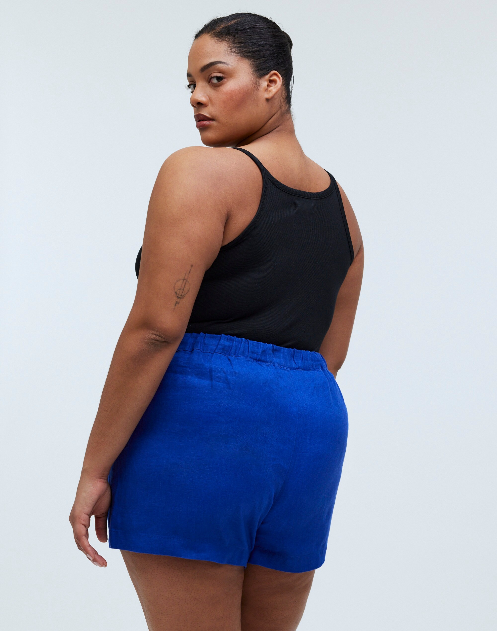 Plus Clean Pull-On Shorts in 100% Linen