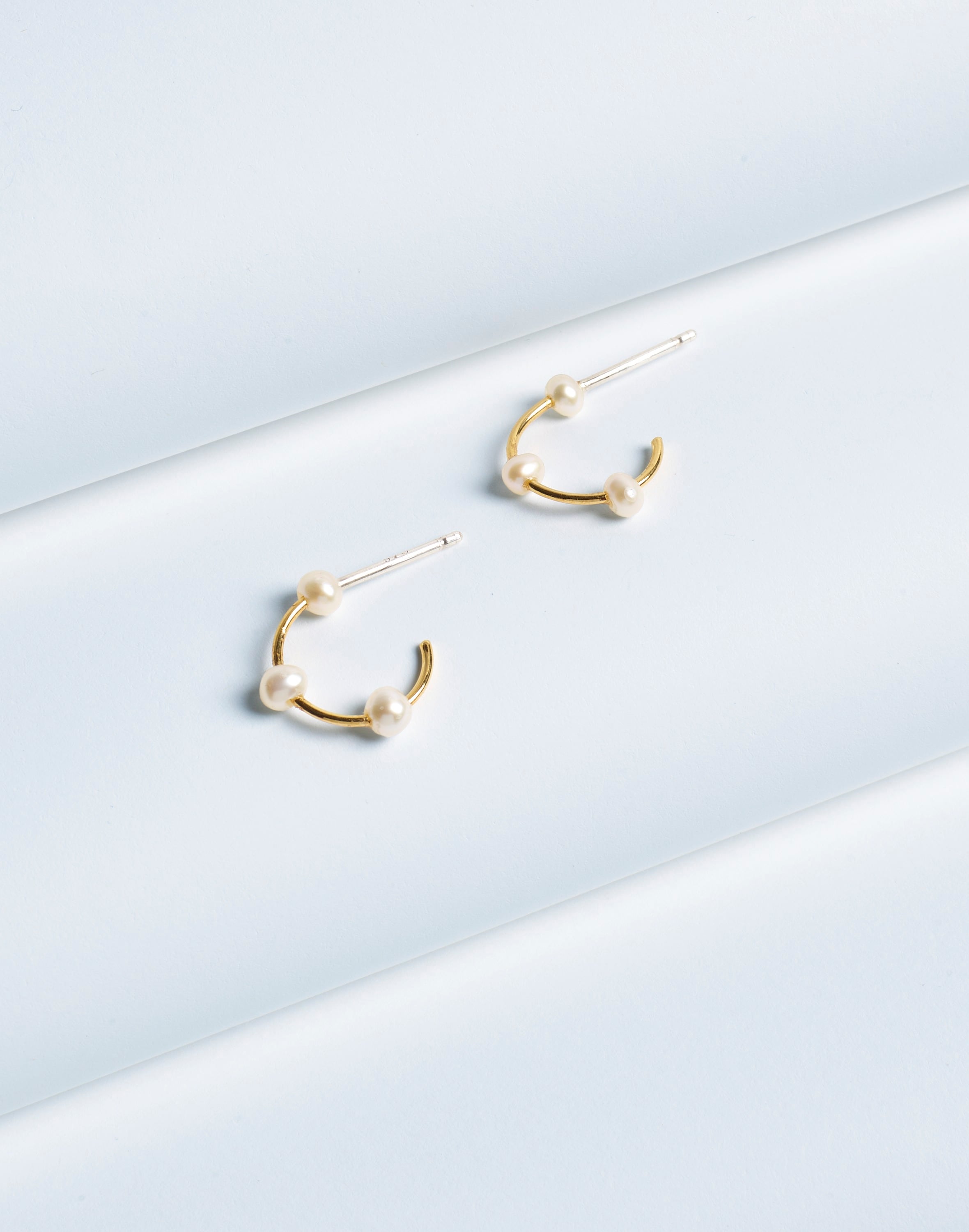 Mw Delicate Collection Demi-fine Freshwater Pearl Hoop Earrings In Gold