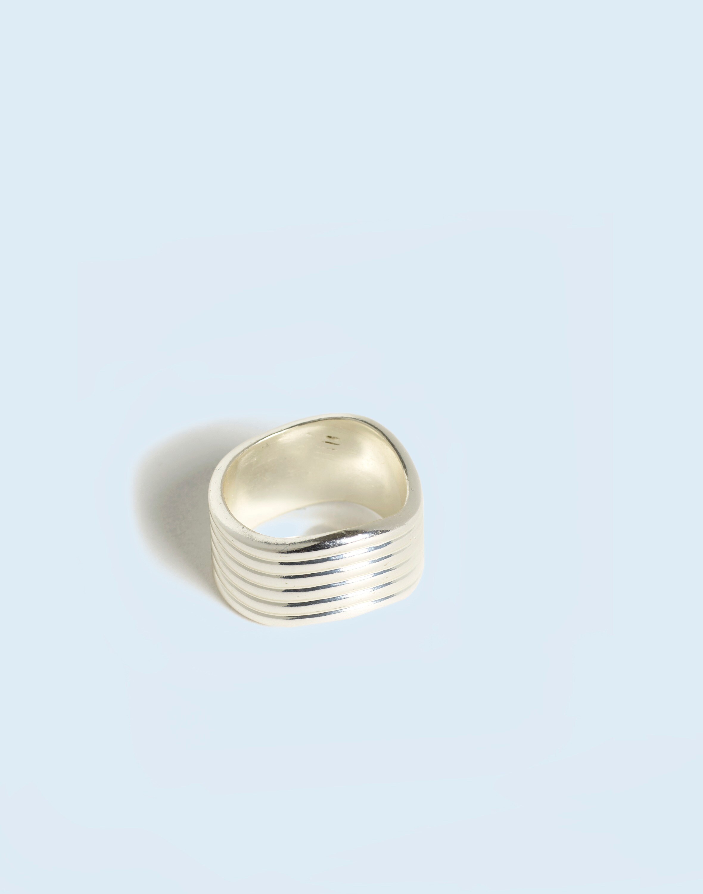 Ribbed Wavy Ring