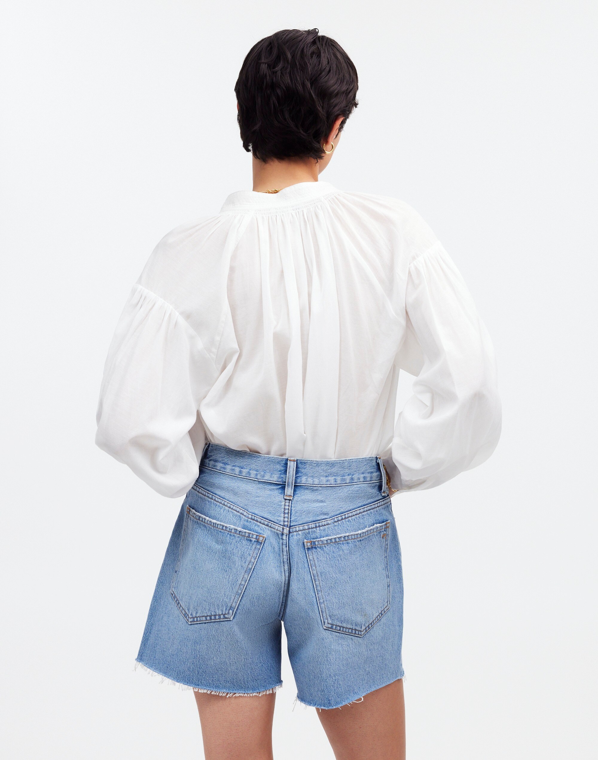 The Perfect Vintage Mid-Length Jean Short in Maplehurst Wash: Raw-Hem Edition in maplehurst wash image 4