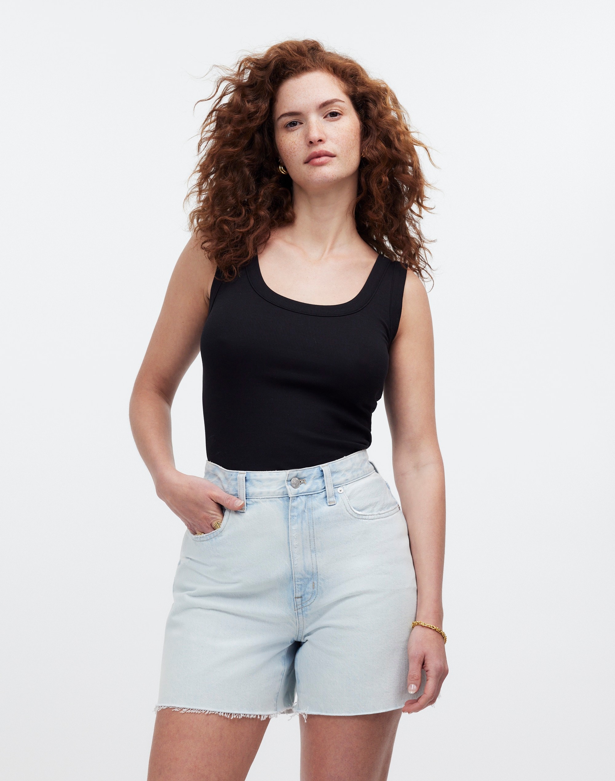 Mw 'the Curvy ''90s Mid-length Jean Short In Black