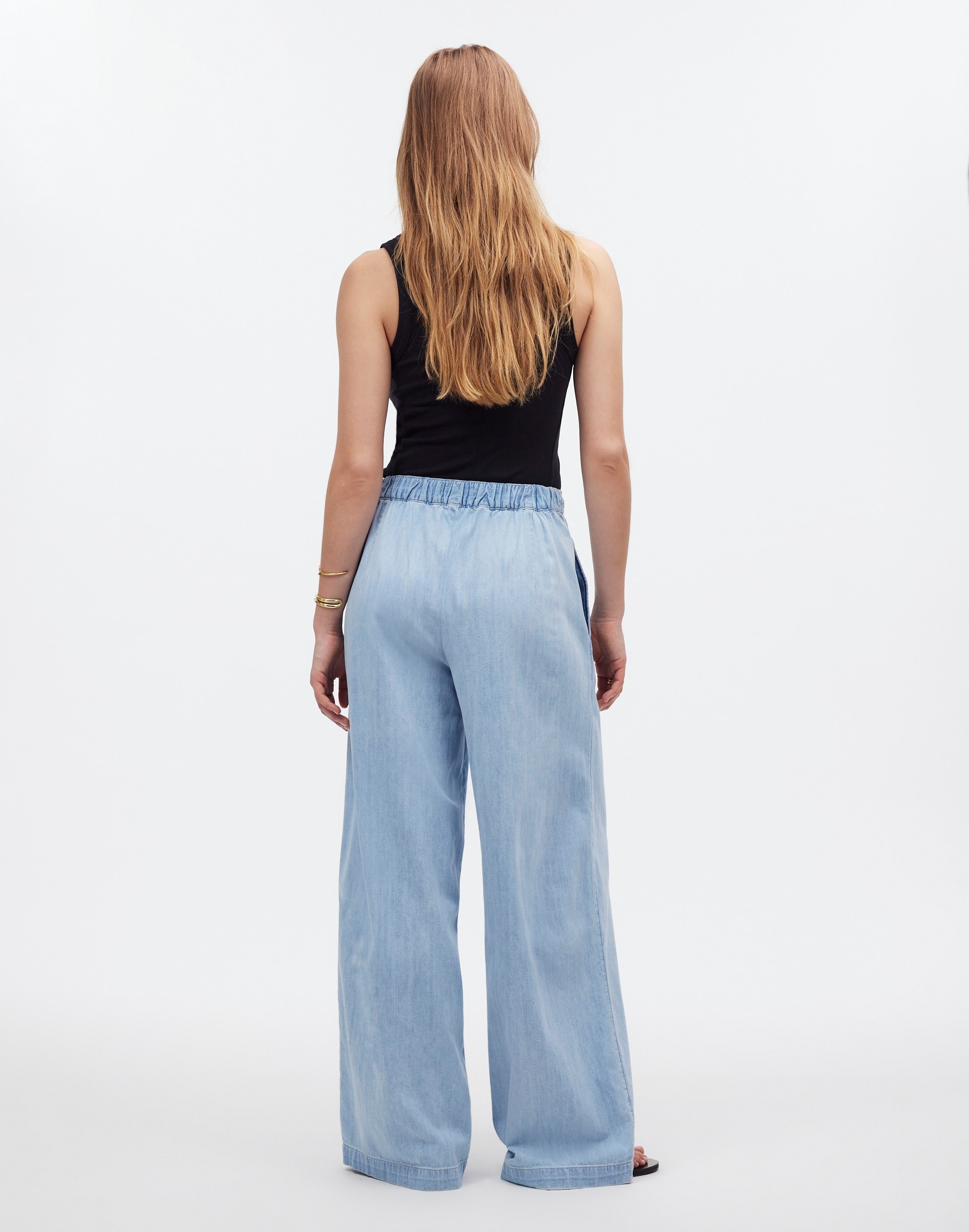 Pull-On Straight Jeans in Dorset Wash