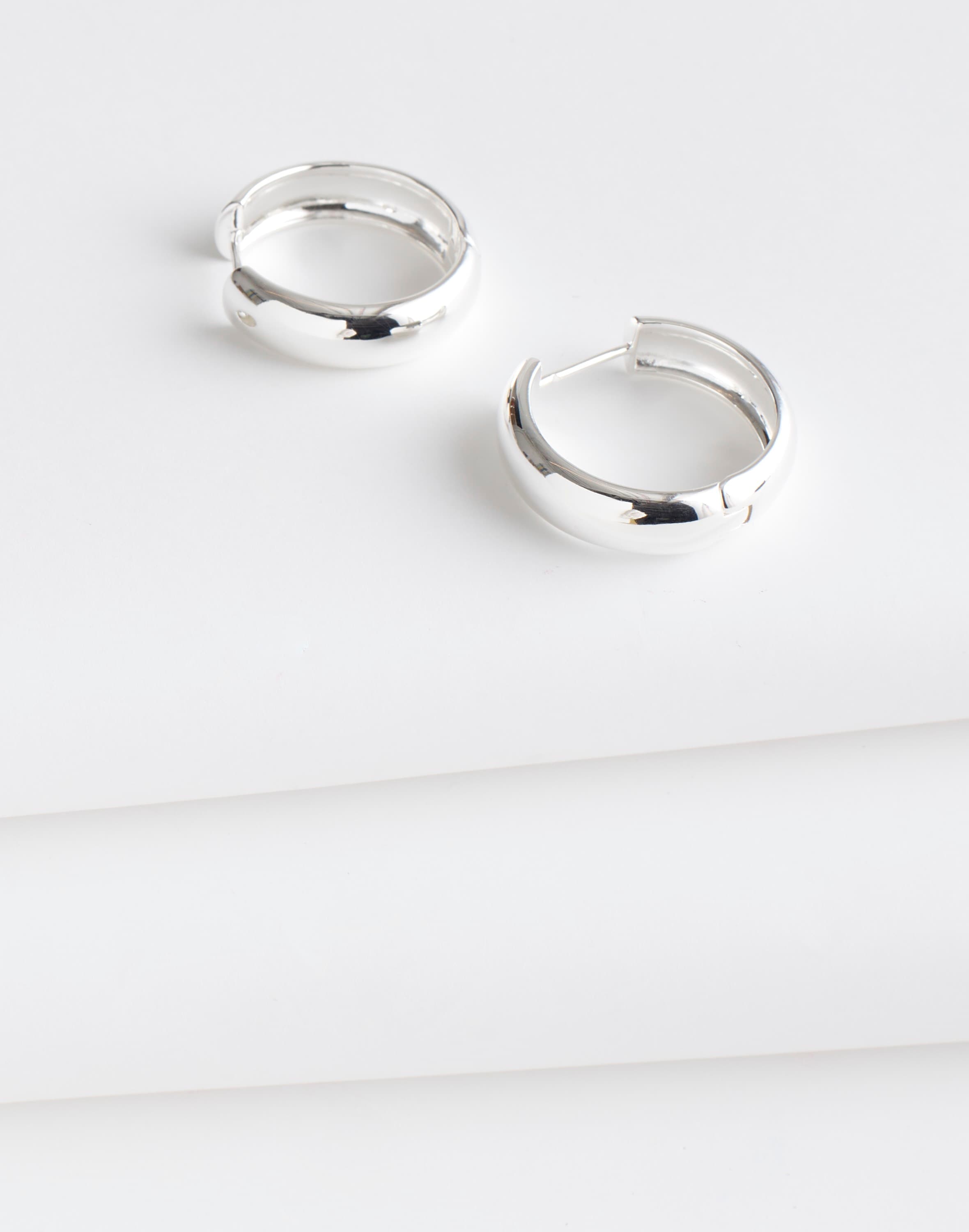 Demi-Fine Chunky Medium Hoop Earrings