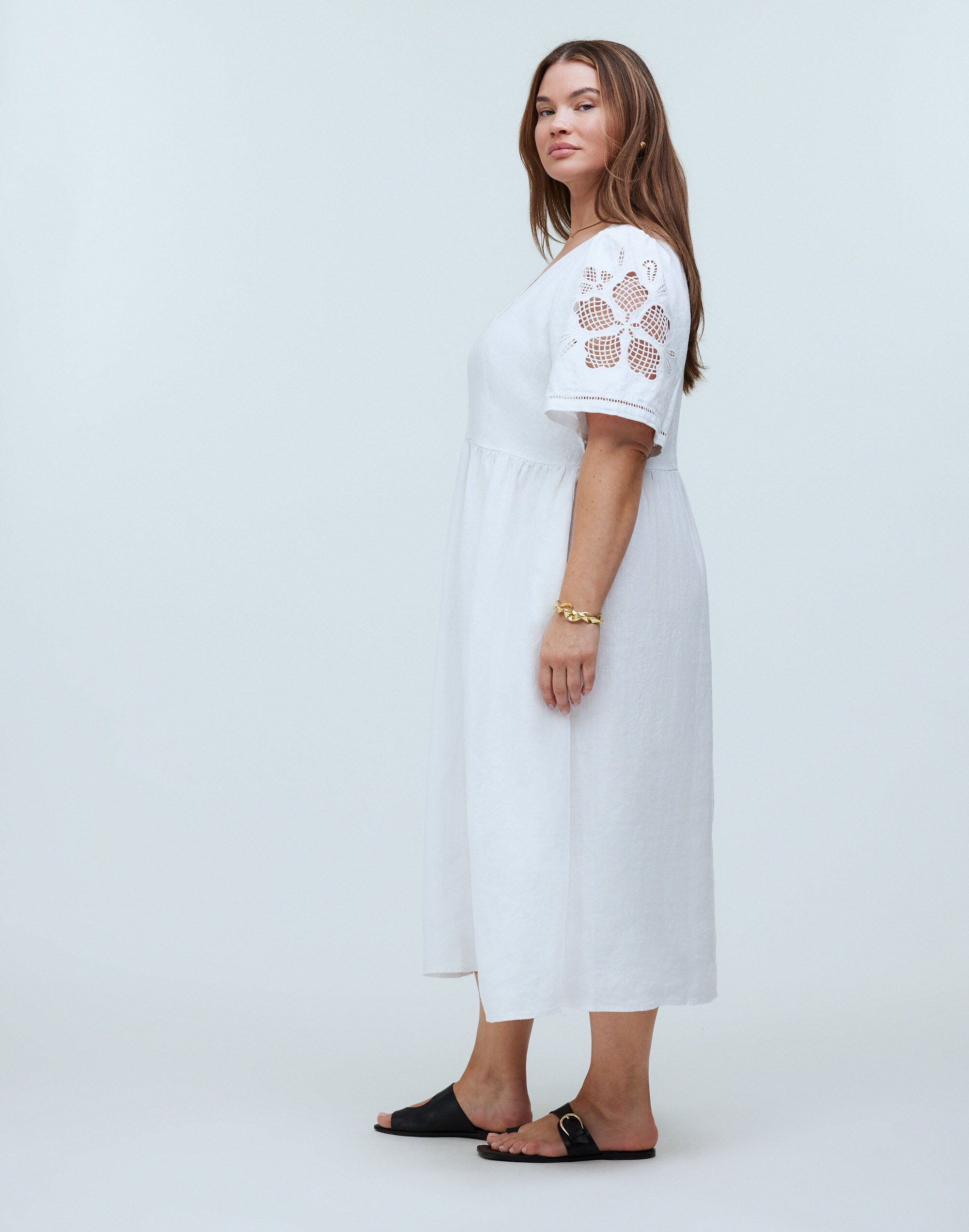 Plus Cassie Button-Front Midi Dress in Linen