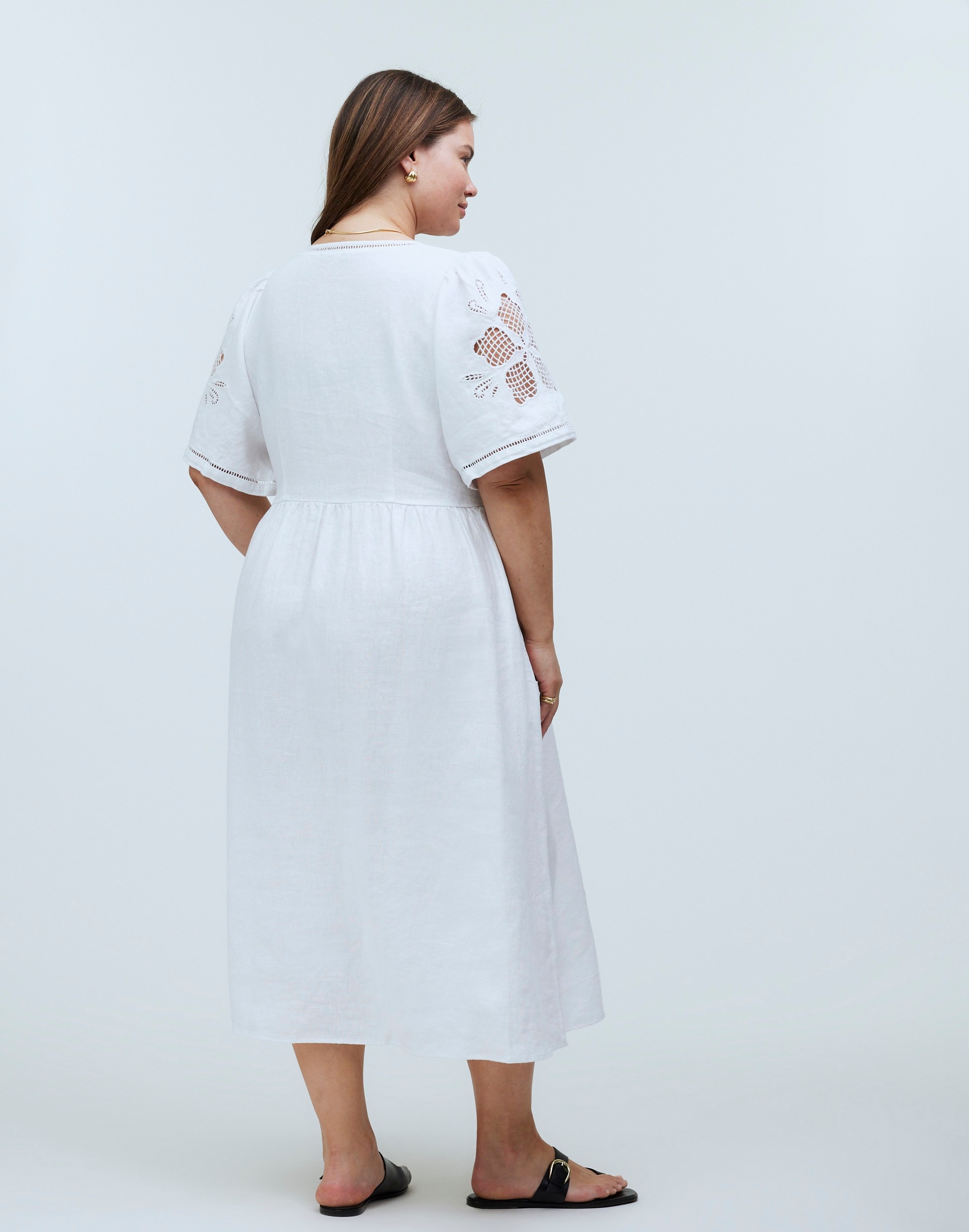 Plus Cassie Button-Front Midi Dress in Linen