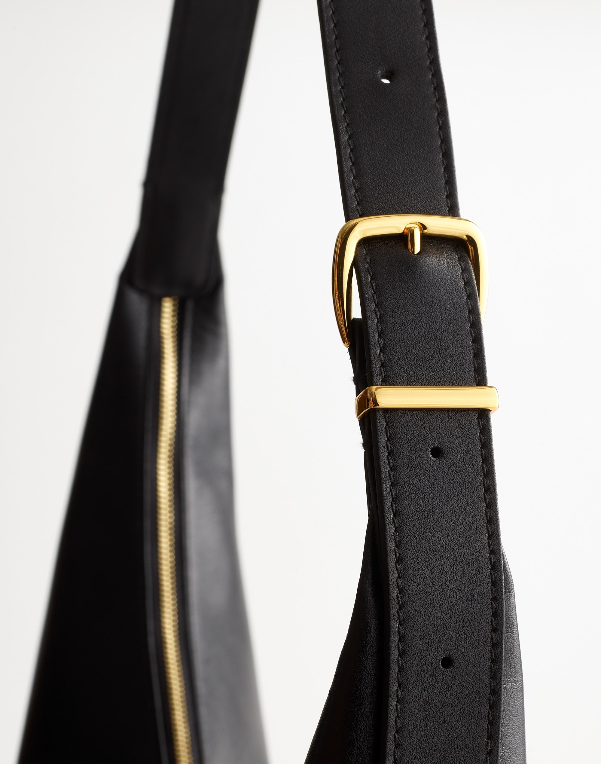 The Essential Curve Shoulder Bag