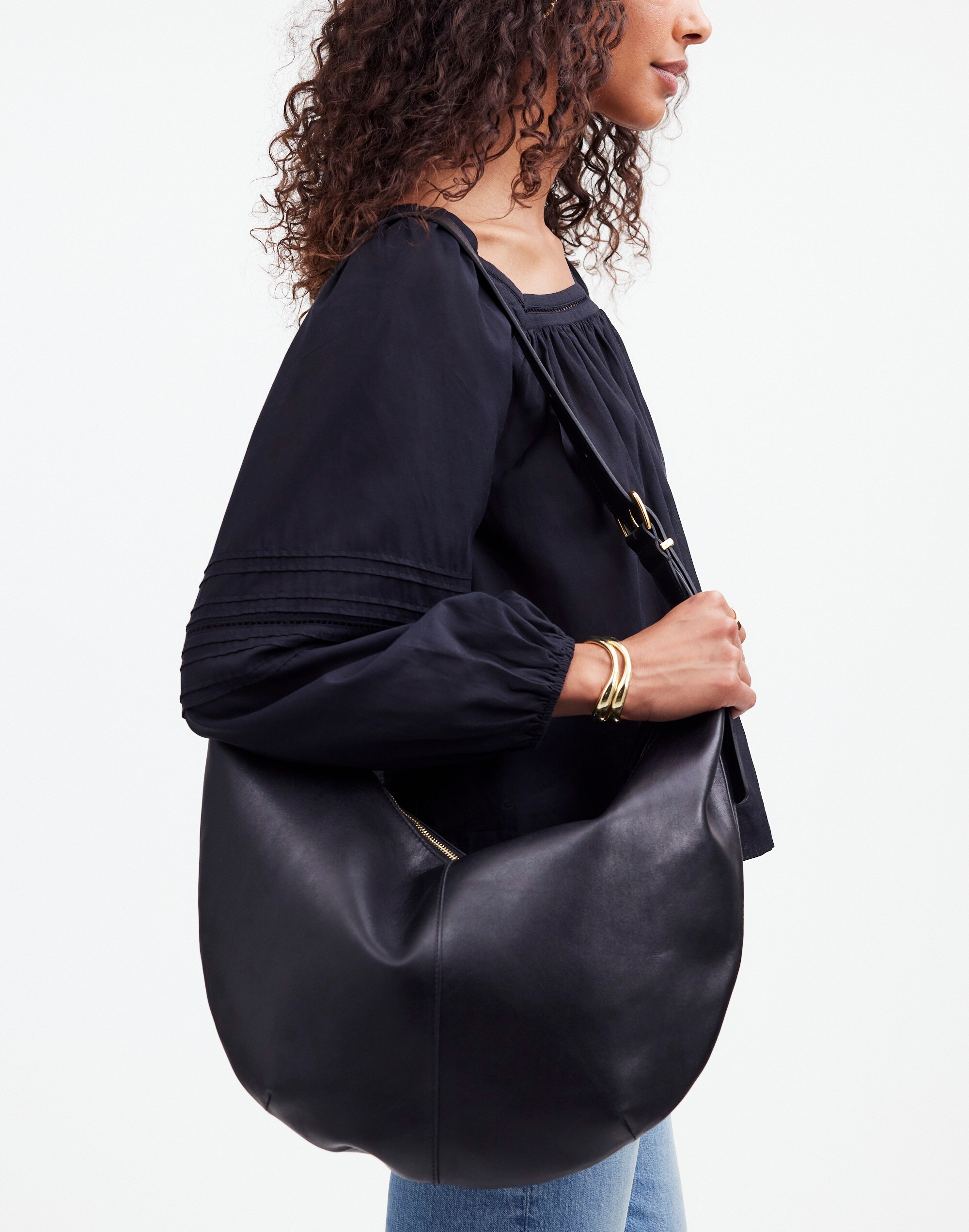 The Essential Curve Shoulder Bag