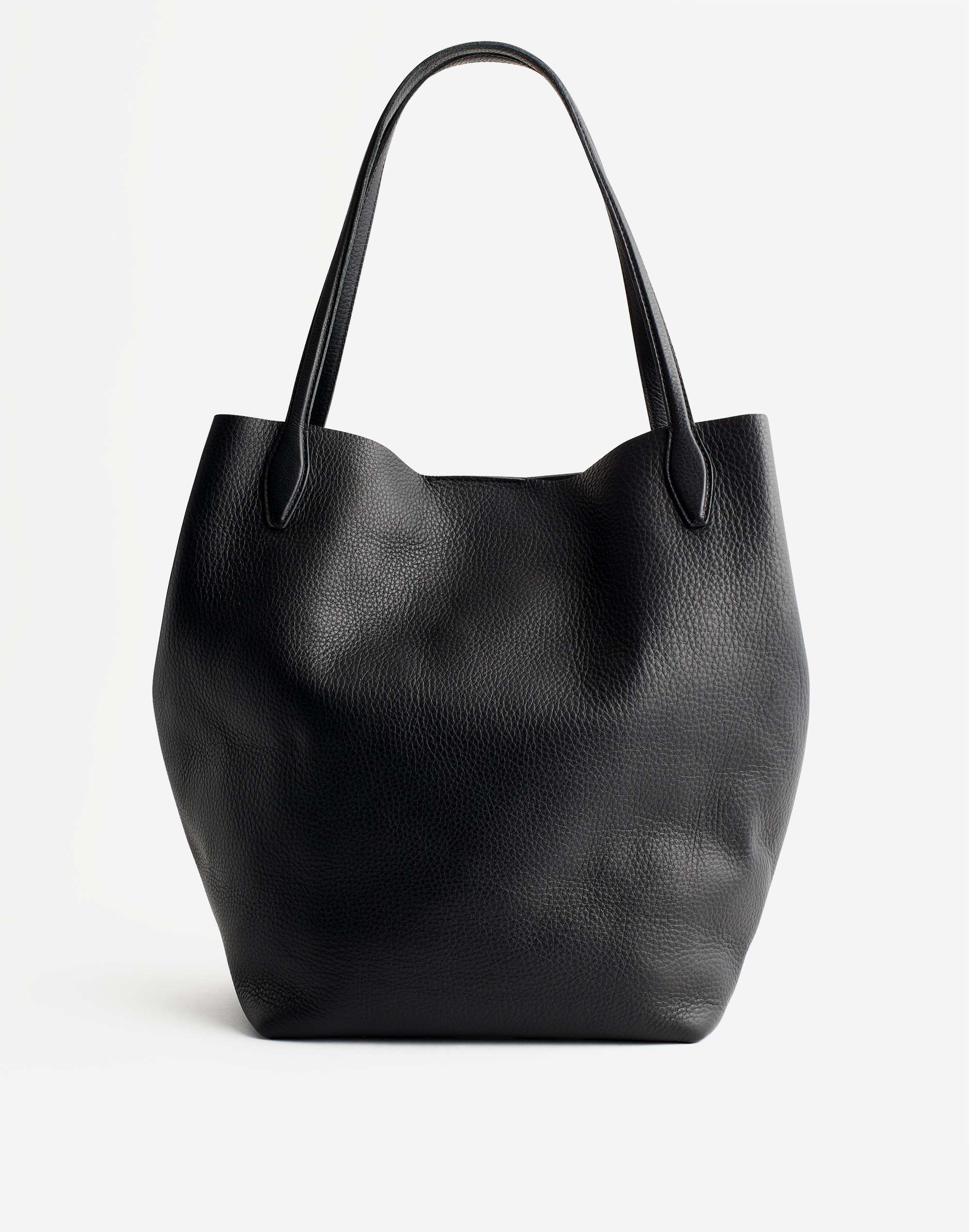 the oversized shopper tote in soft grain leather